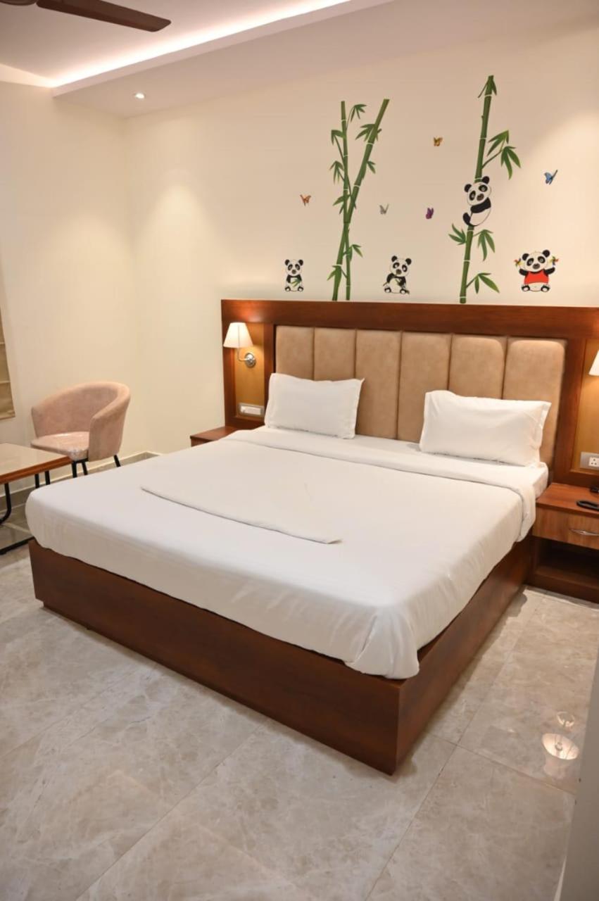 Hotel Heaven Grand Images