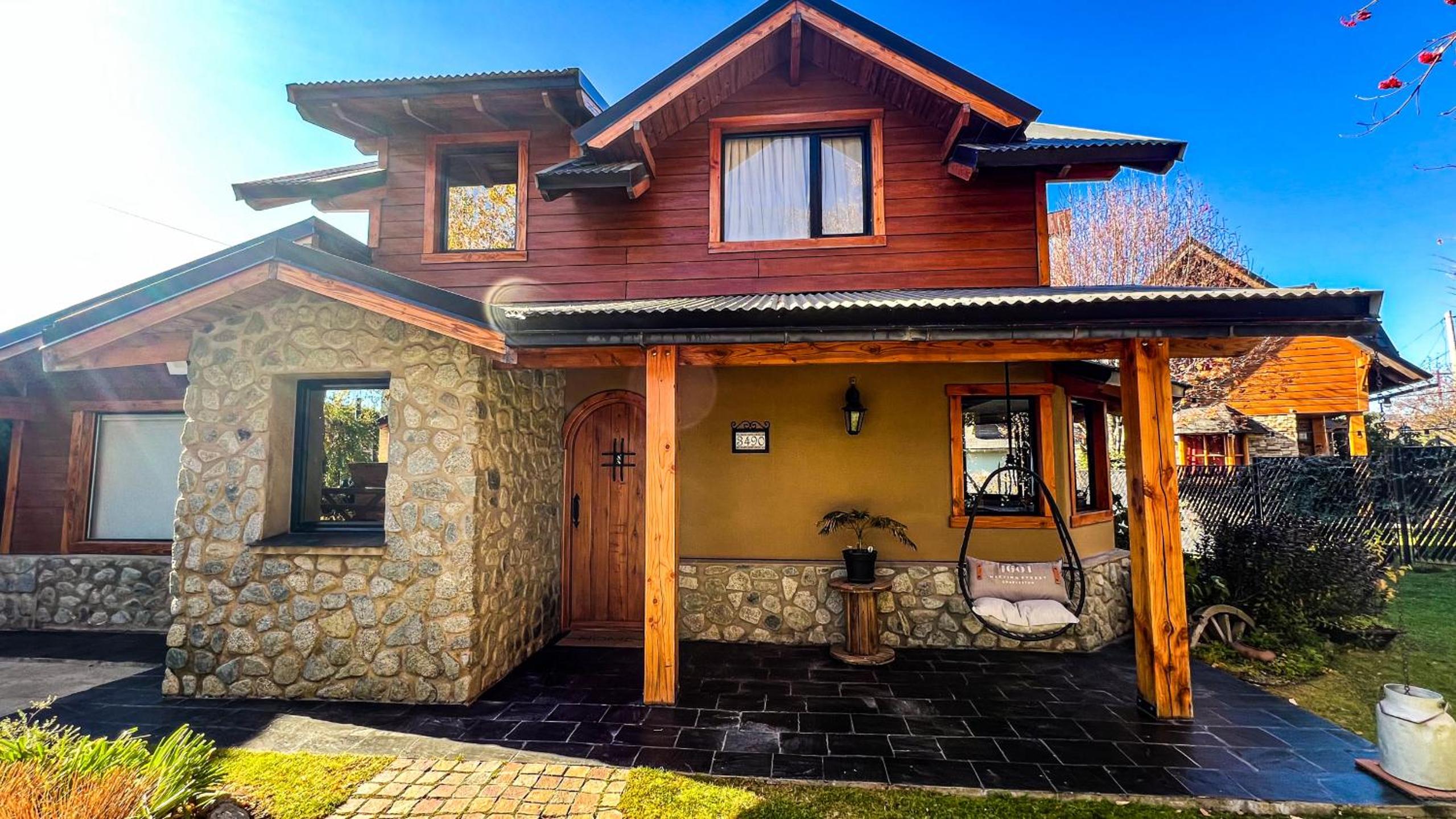 RentUp - Bariloche Casa con vista al Lago y Cerro Villegas Images