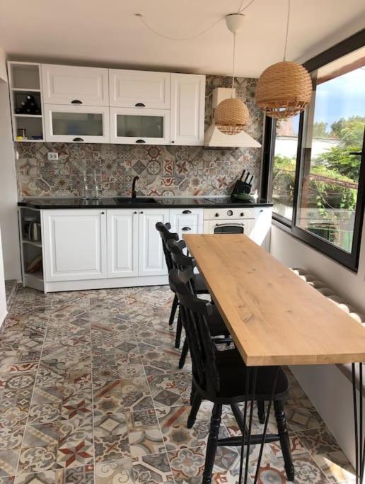 Studio with a sea view Images