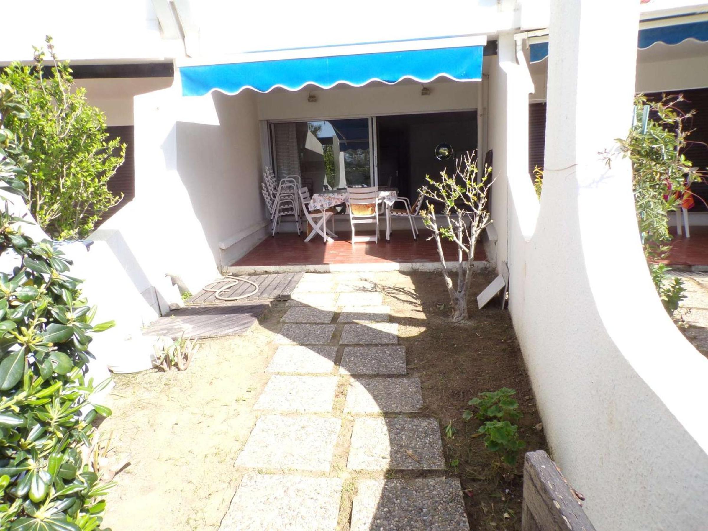 Appartement 3 pièces avec loggia, jardin, accès direct plage, garage - La Grande-Motte - FR-1-328-111 Images