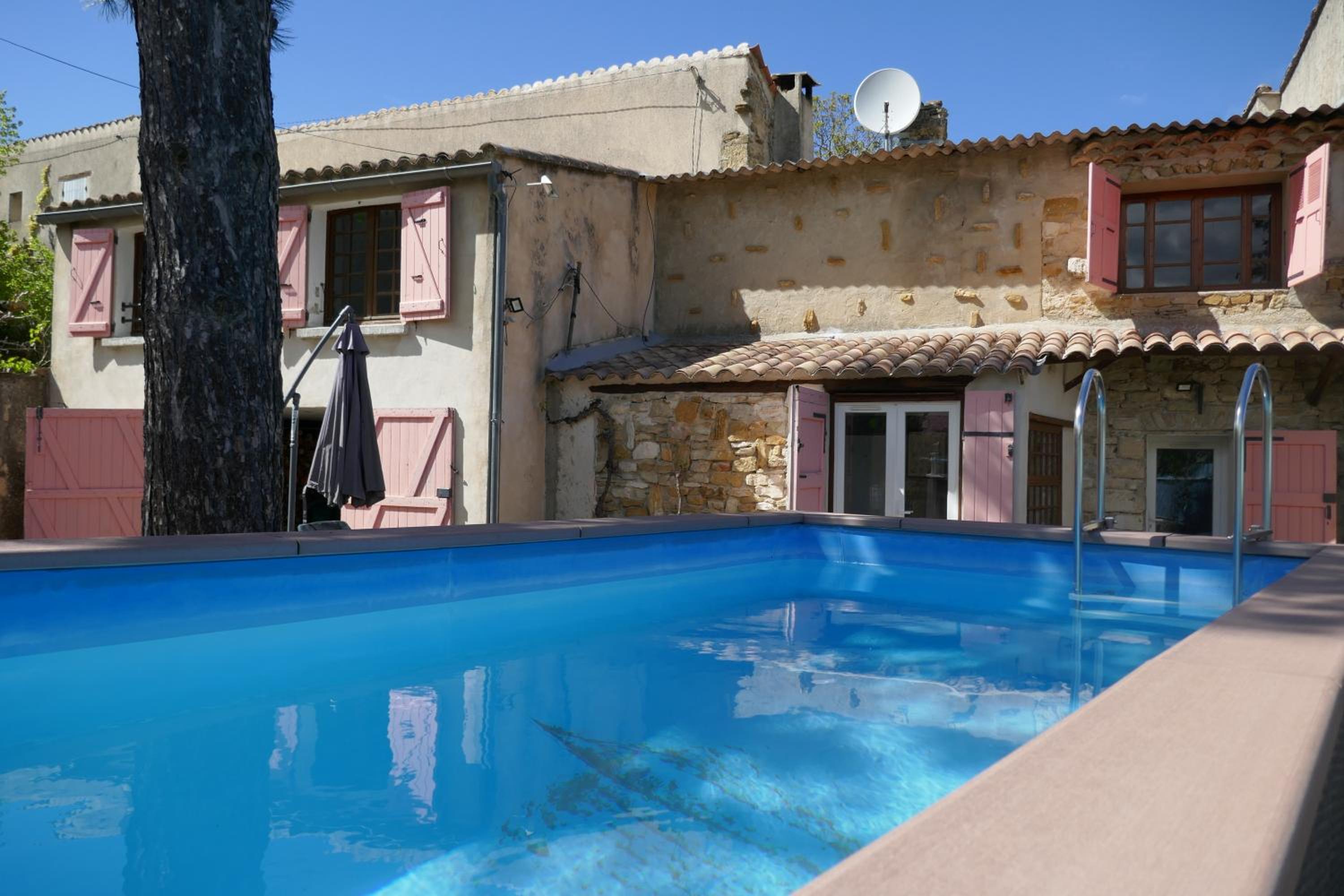 Grand gîte au pays des lavandes Images
