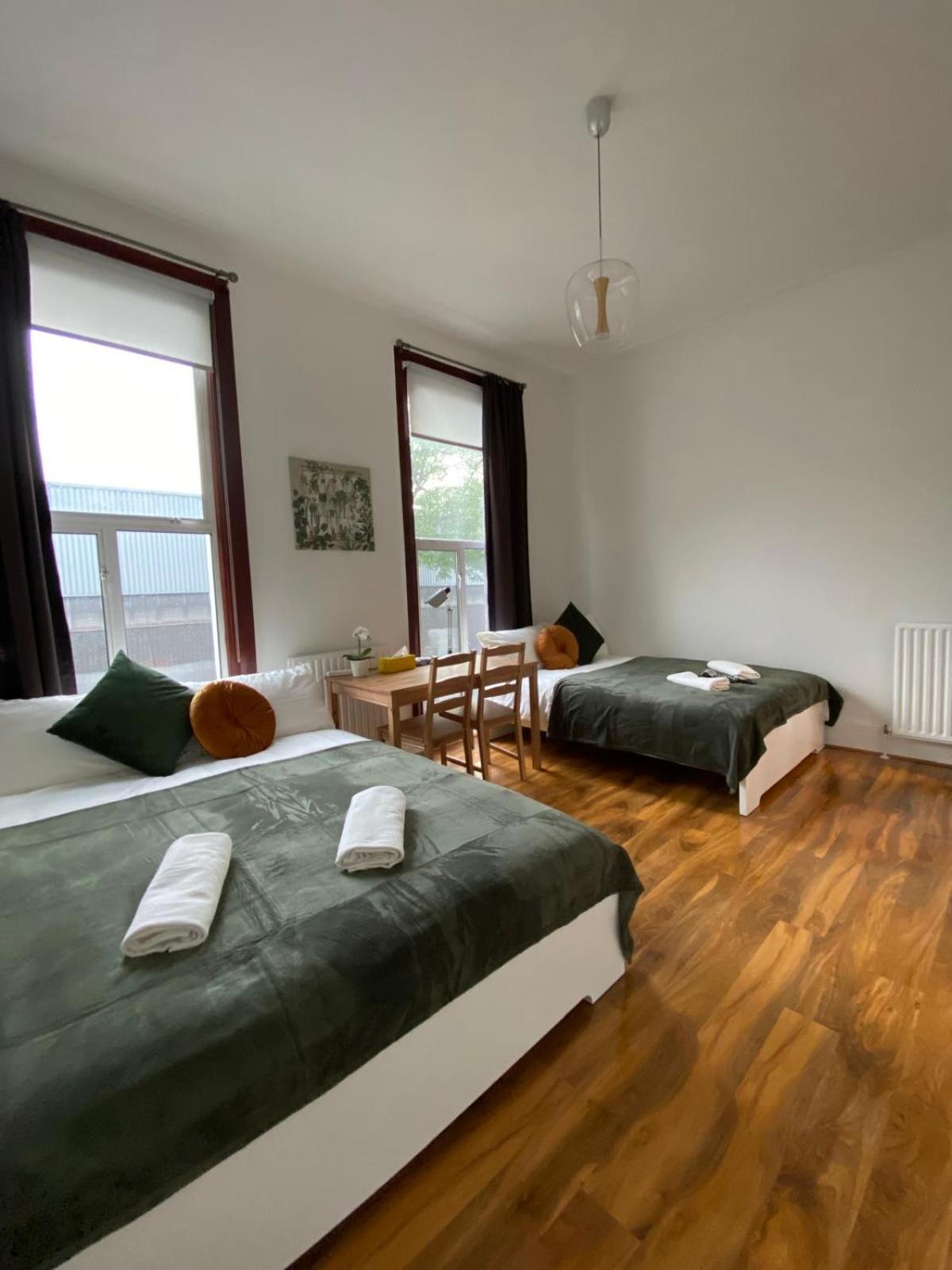 Comfy Private Bedrooms across the Euston Station Images