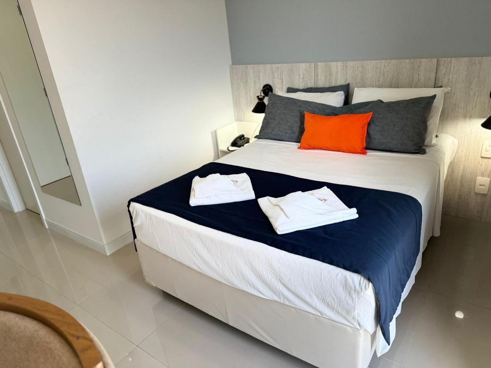 Flat 427 no bairro da Passagem a 700m da praia Images