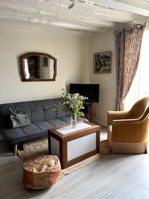 Perfect hideaway in Dieppe Images