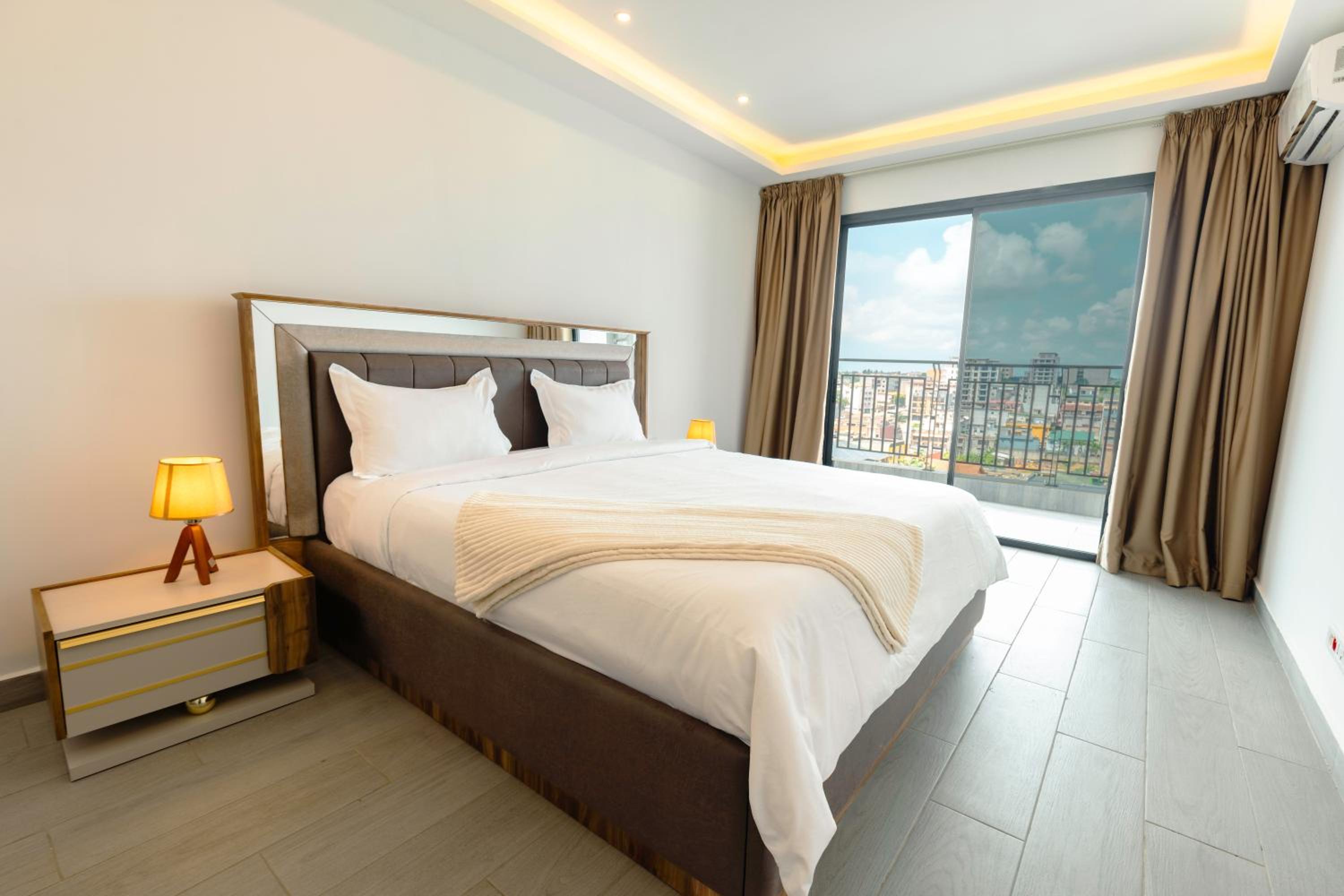 Lumina Suites