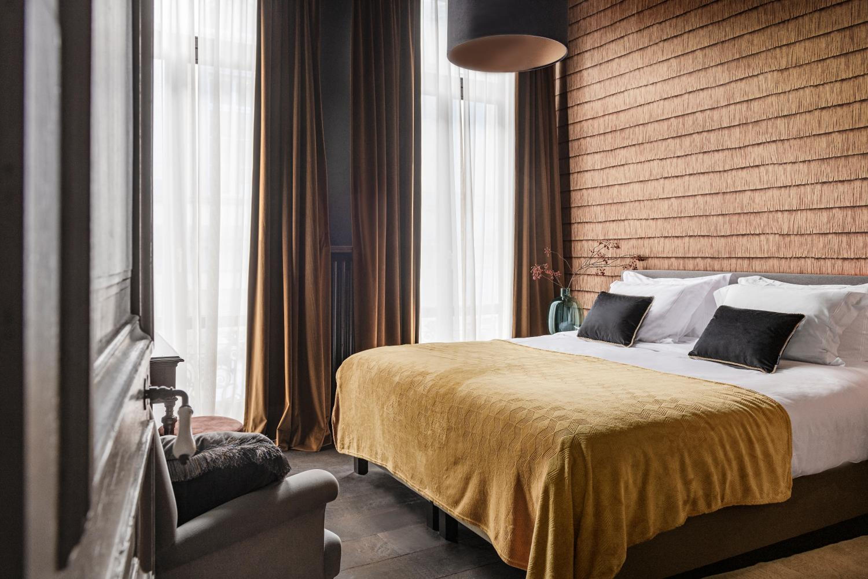 The Bank 1869 - Unique guestrooms in the historic center of Bruges Images