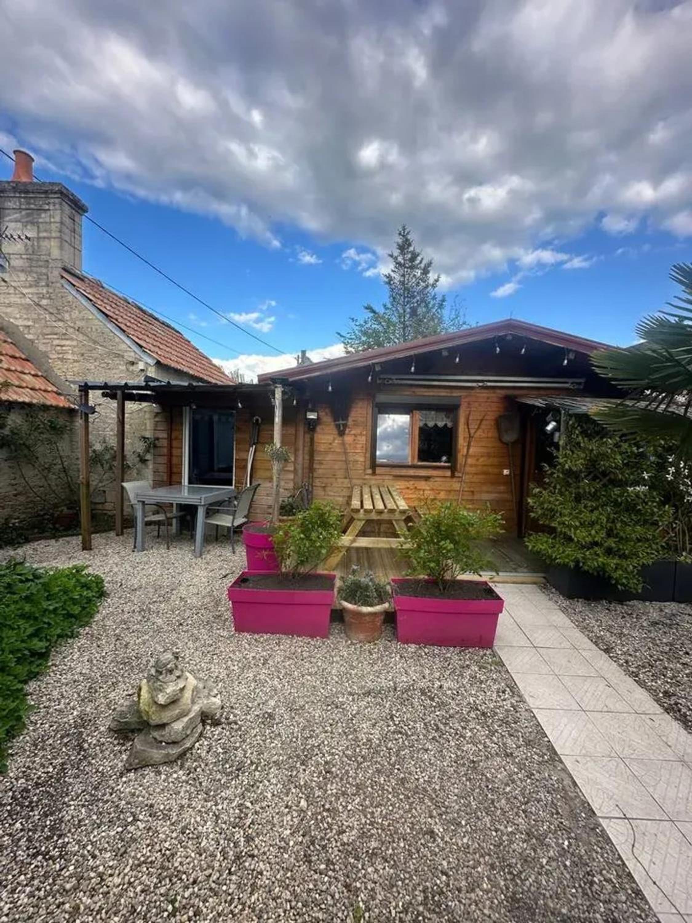 Chalet charmant pres de Sommervieu avec jardin privatif Images