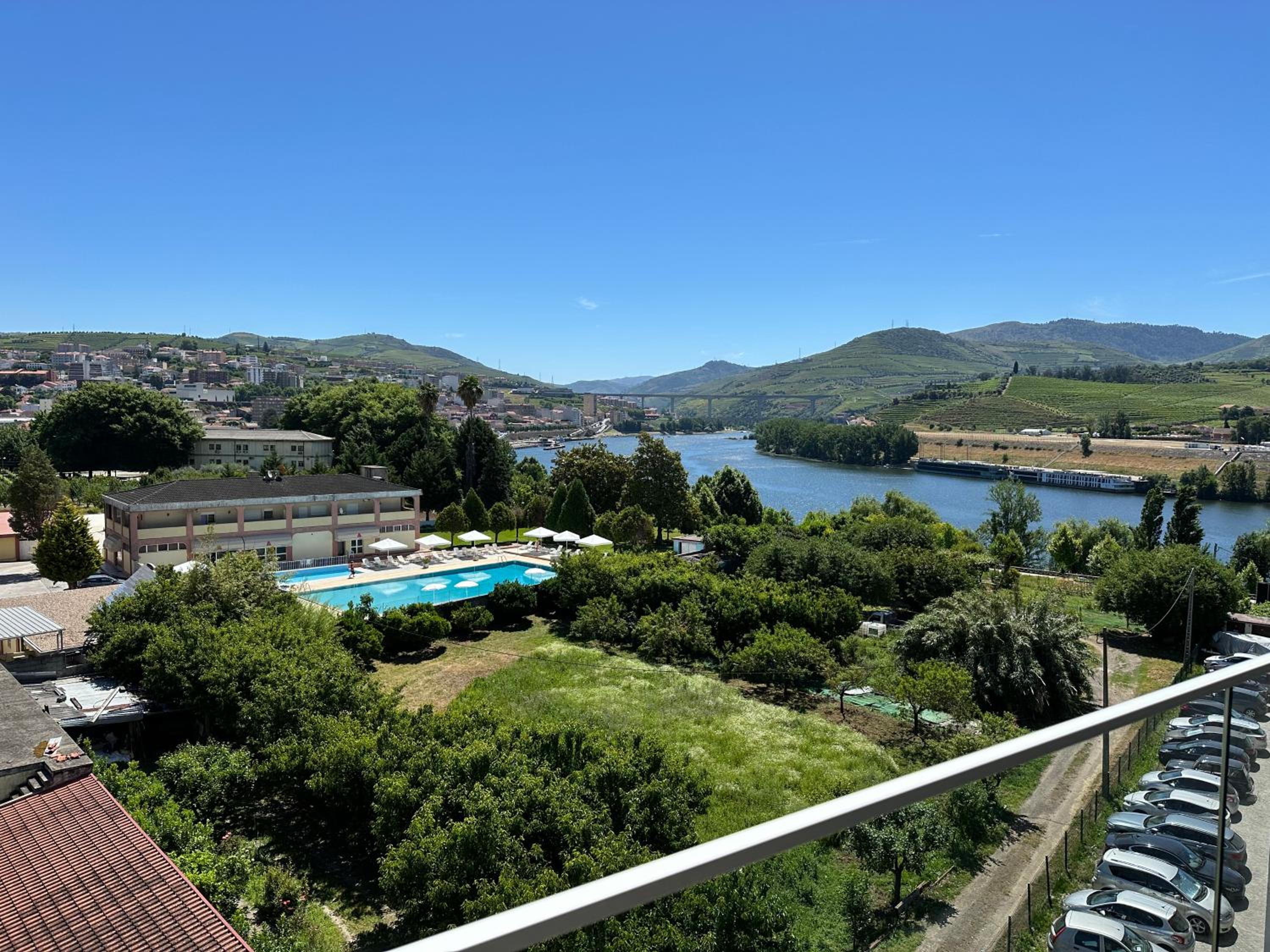 PMDOUROVALLEY Images