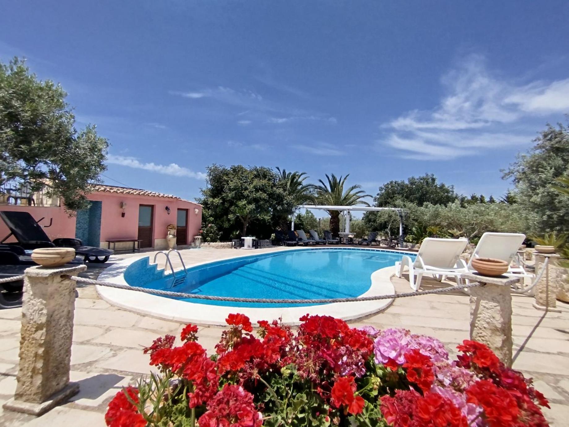 Villa Virginia Images