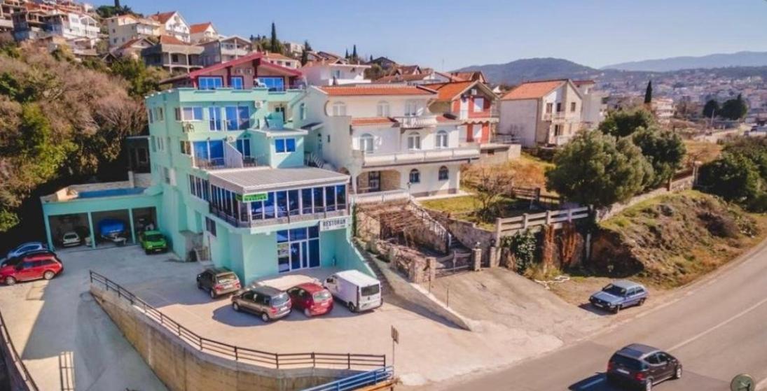 Hotel Maslina Images