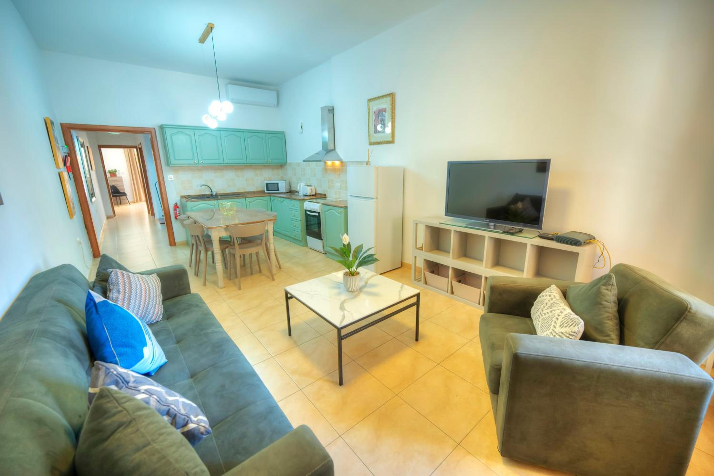 3bedroom house with yard and roof terrace CZER1-1 Images