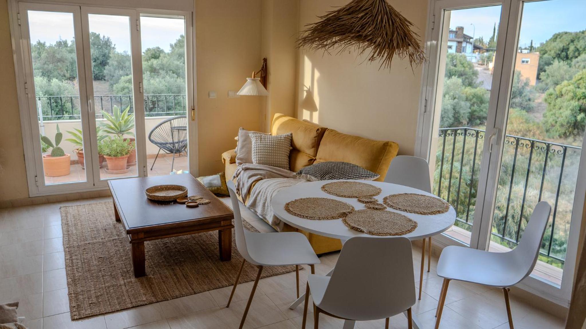 Beautiful penthouse two bedrooms with sea & mountain view Images