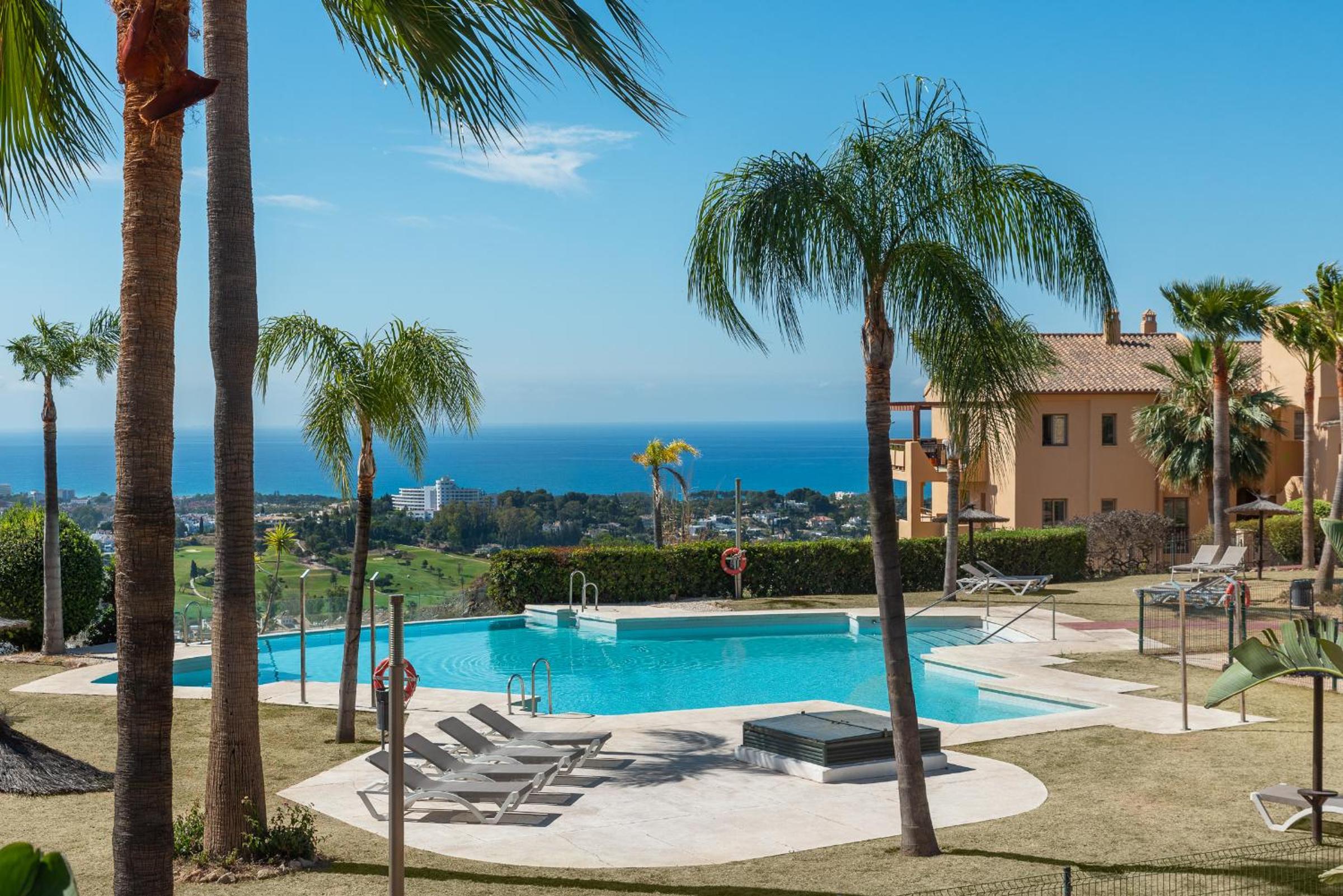 Large 3-Bedroom Nestled in Golf Paradise Images