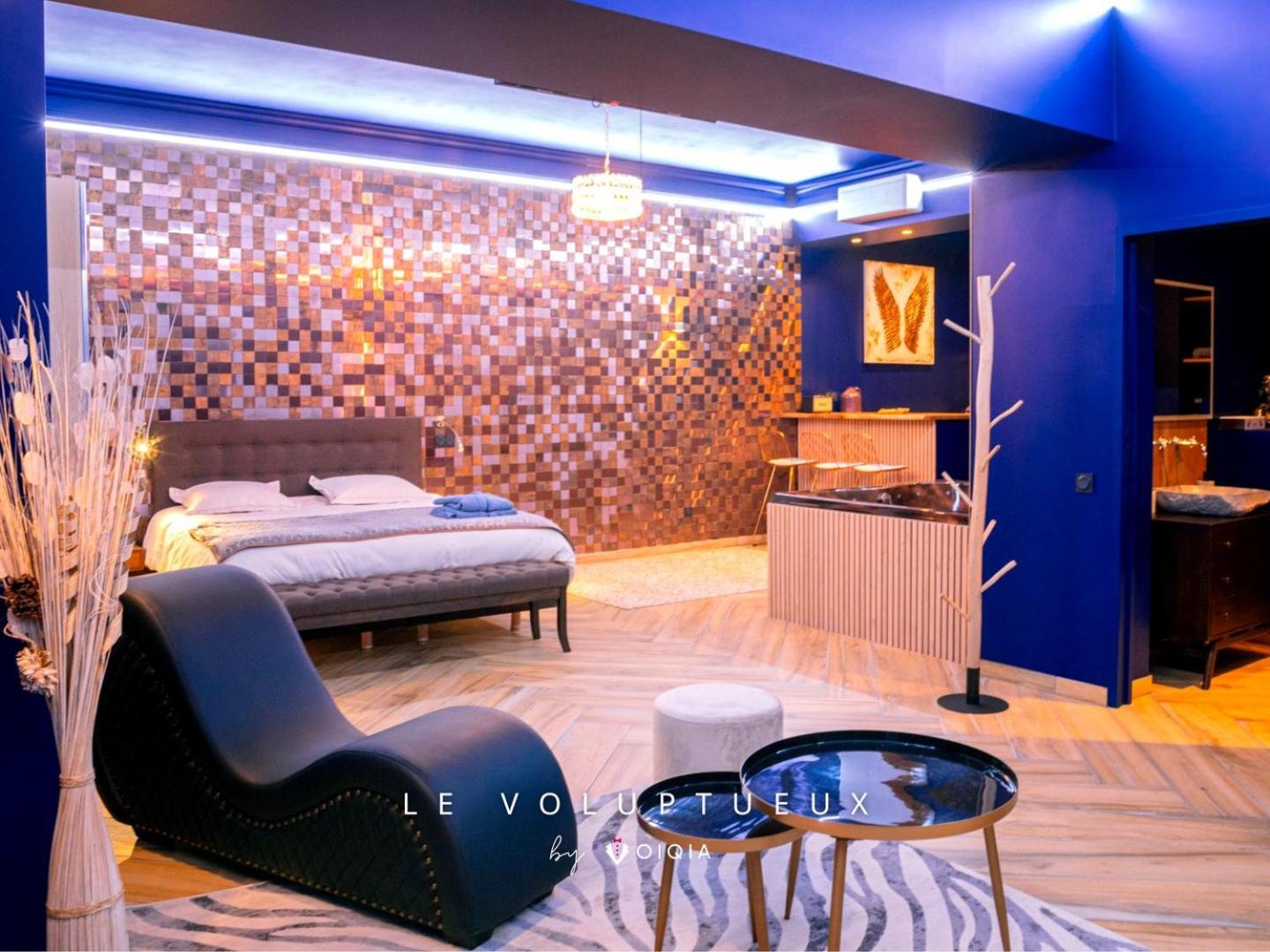 Le Voluptueux ~ Sauna ~ Jacuzzi ~ Centre-ville Images