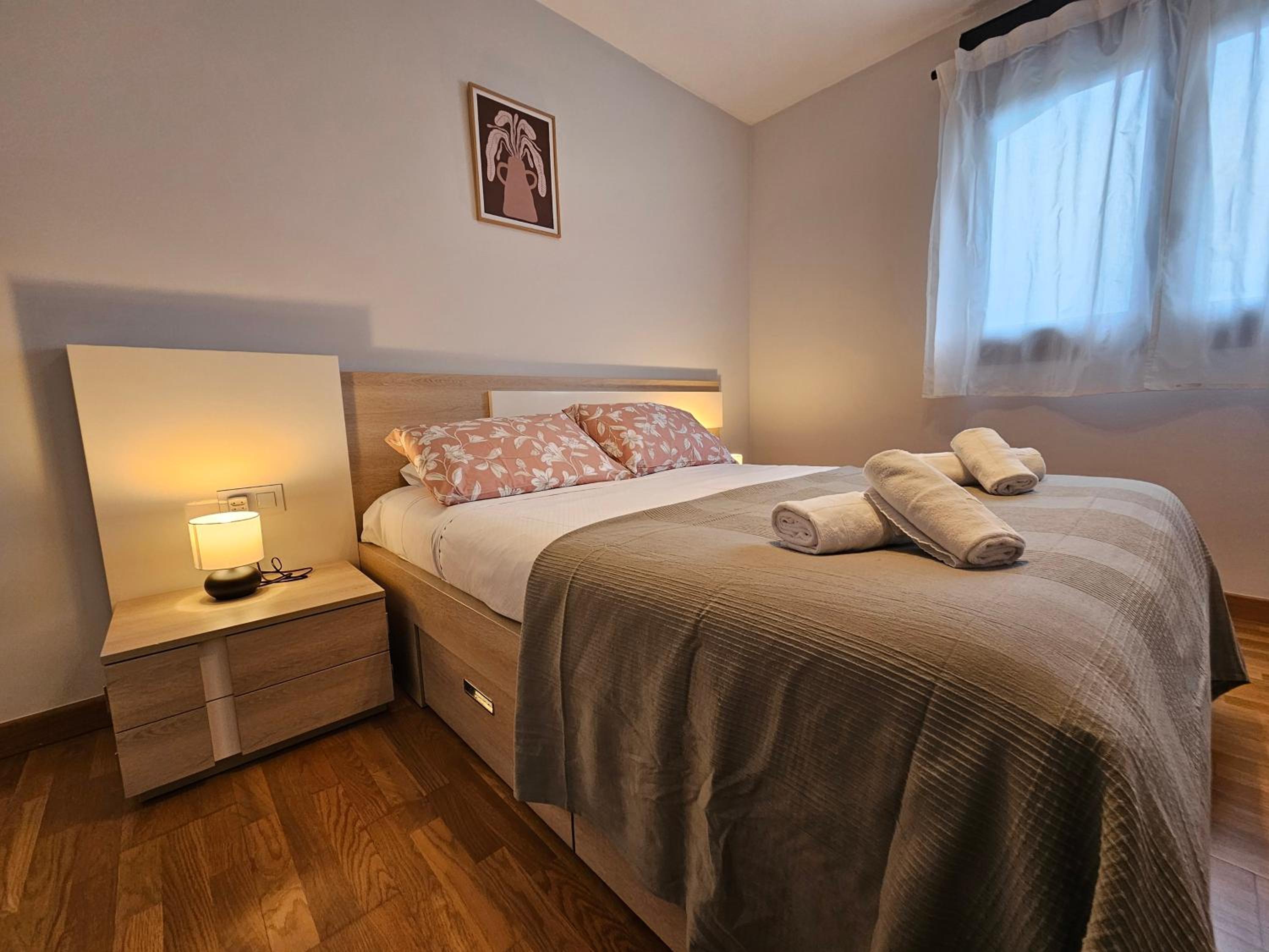 Apartamento con terraza Colindres C08A02 Images