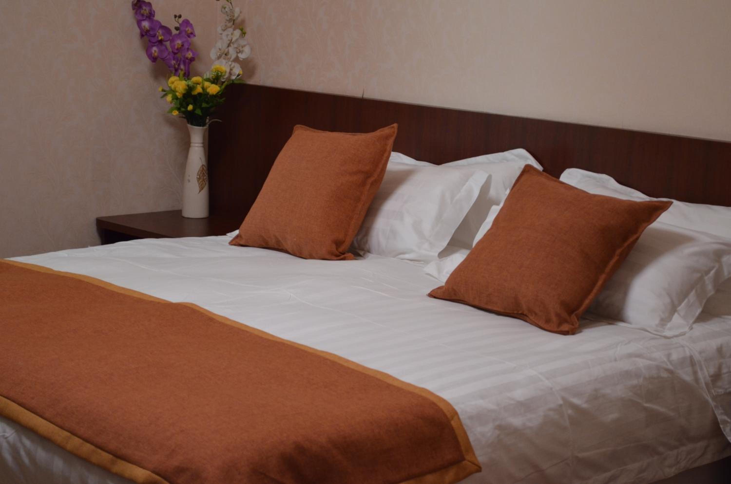 Hotel 198