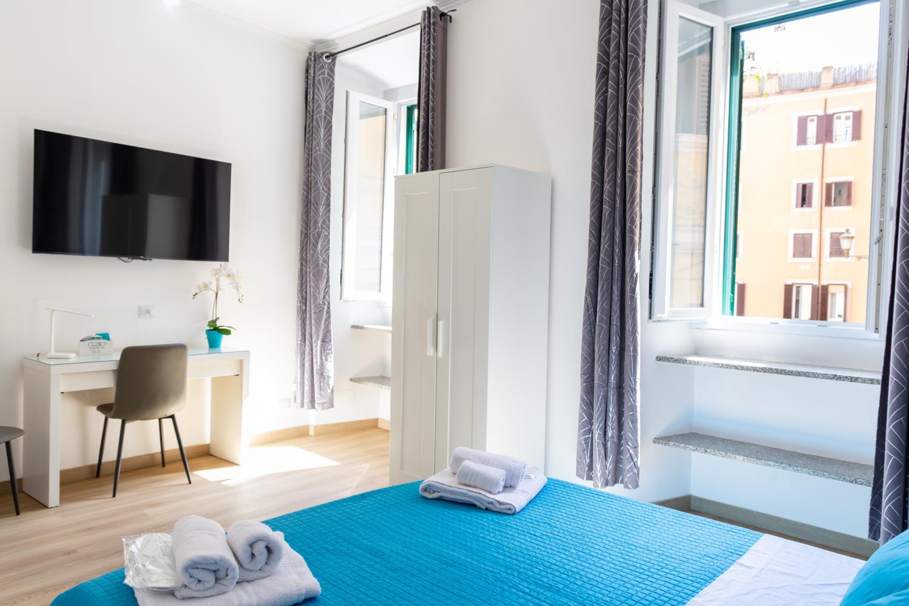 MH Luxury Suite Pantheon Images