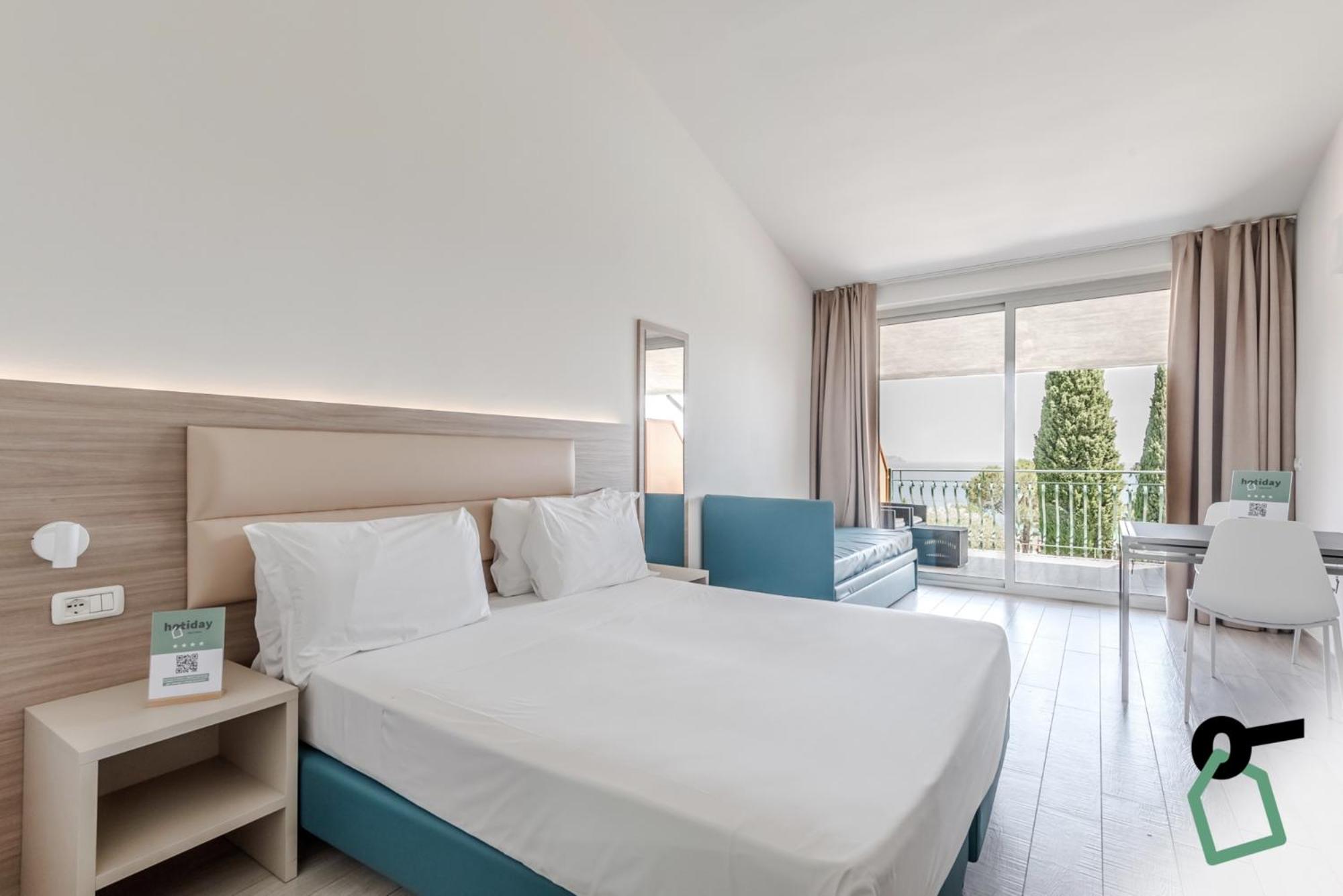 HOTIDAY Apartments Desenzano del Garda Images