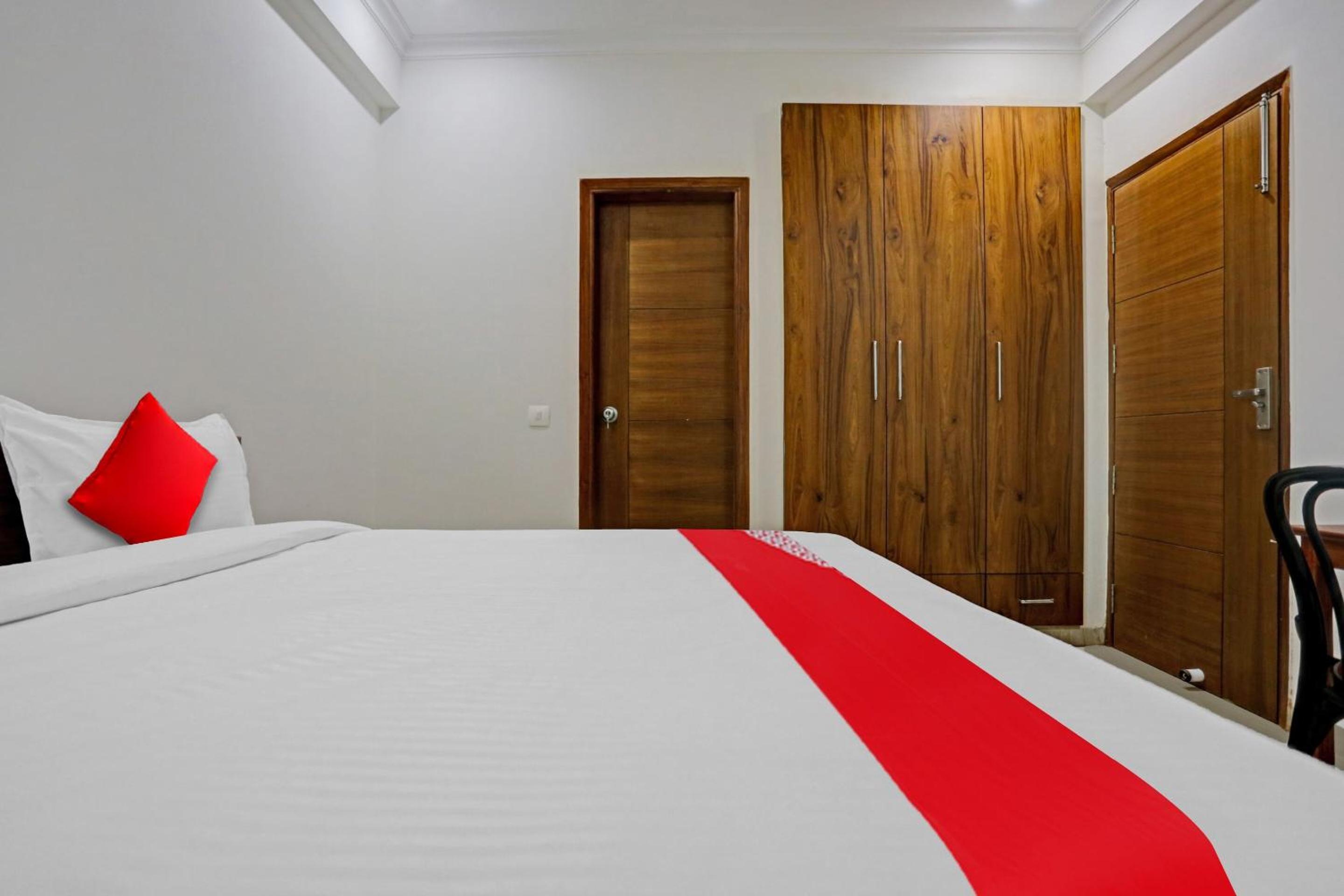 Flagship Unicorn Rooms Near Omaxe Celebration Mall Images