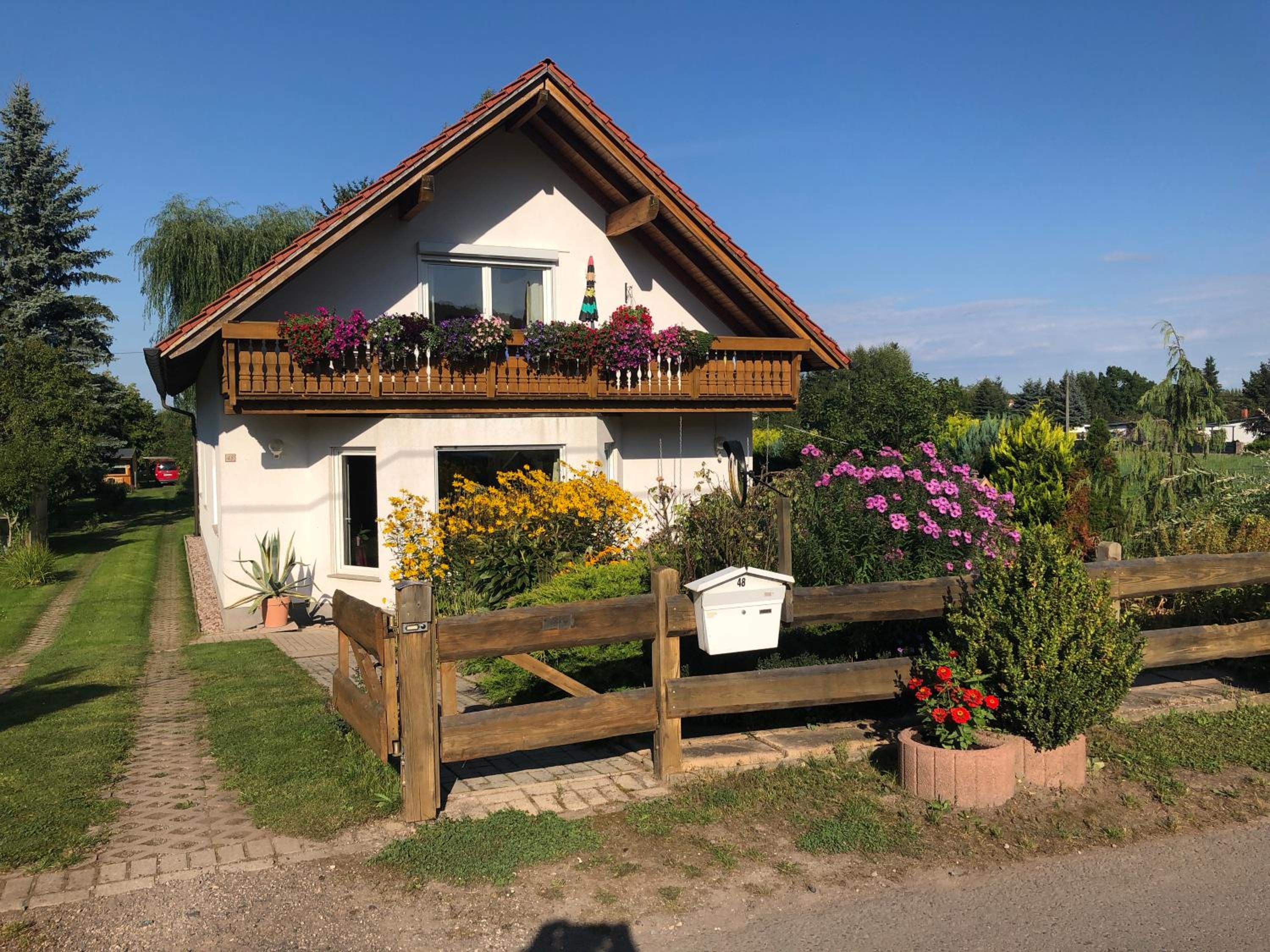 Wunderschöne, große, ruhige Ferienwohnung im ZFH Images
