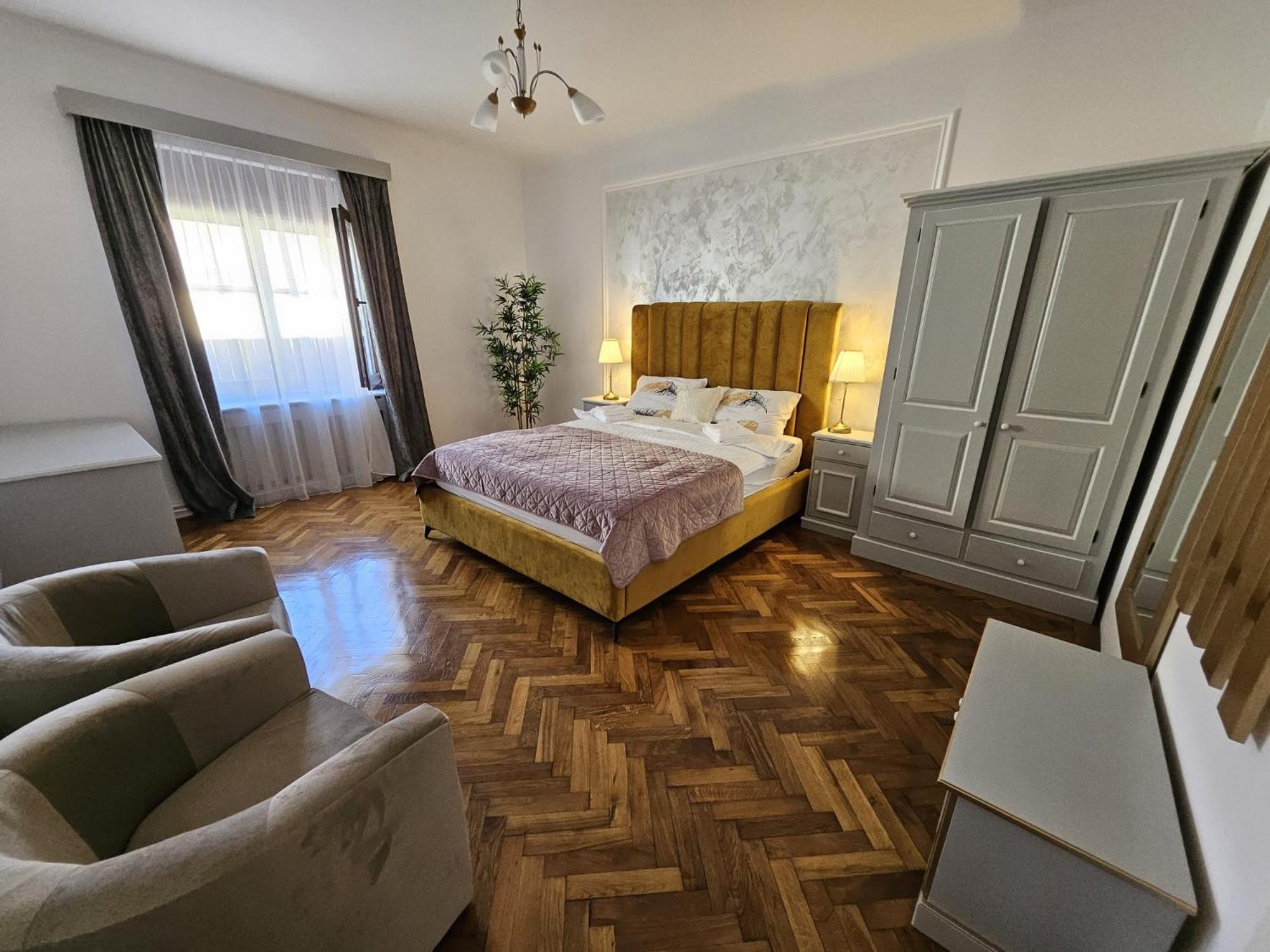 Vila Raduly Images