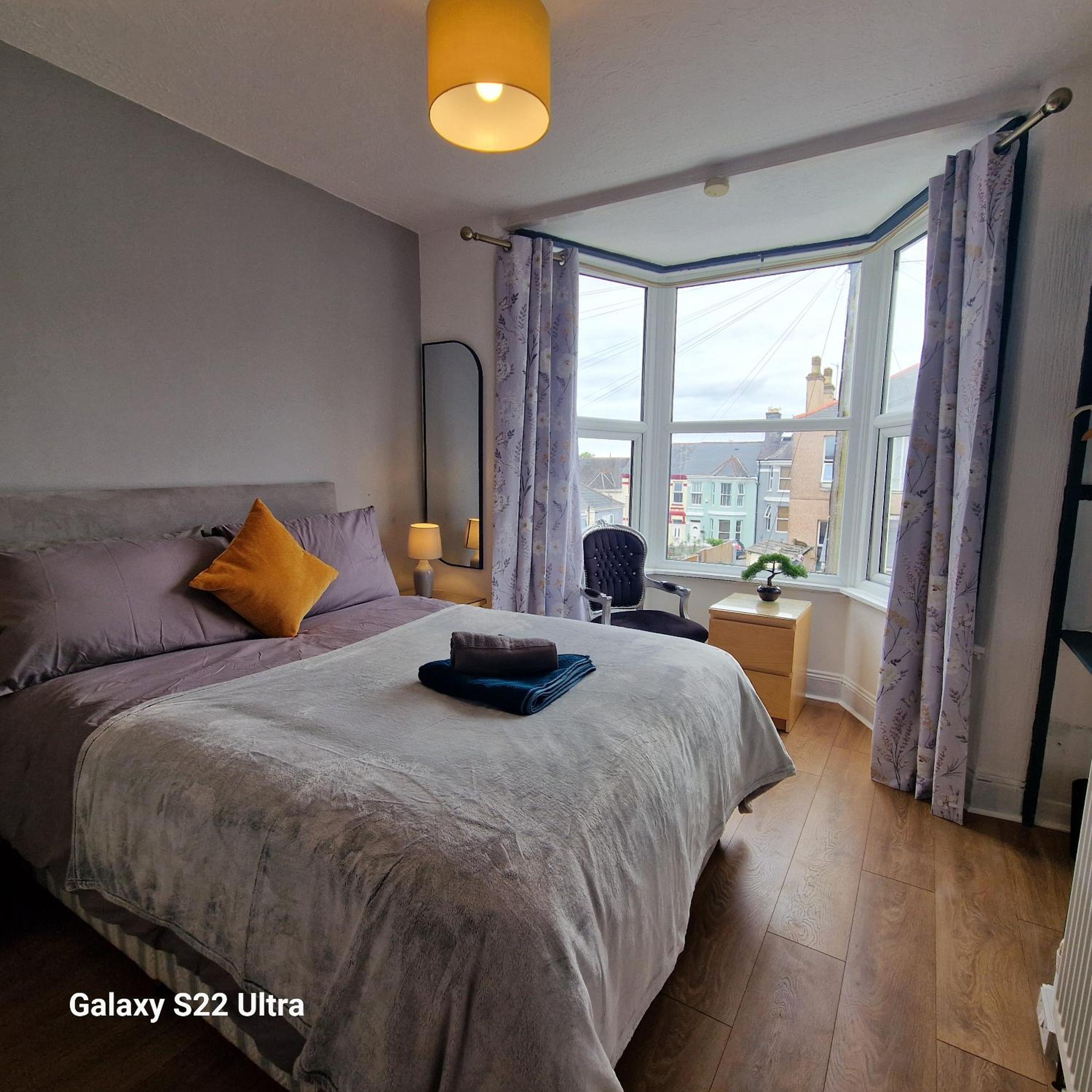 5 Bed Plymouth Home-Free Parking - Close to City Centre Images