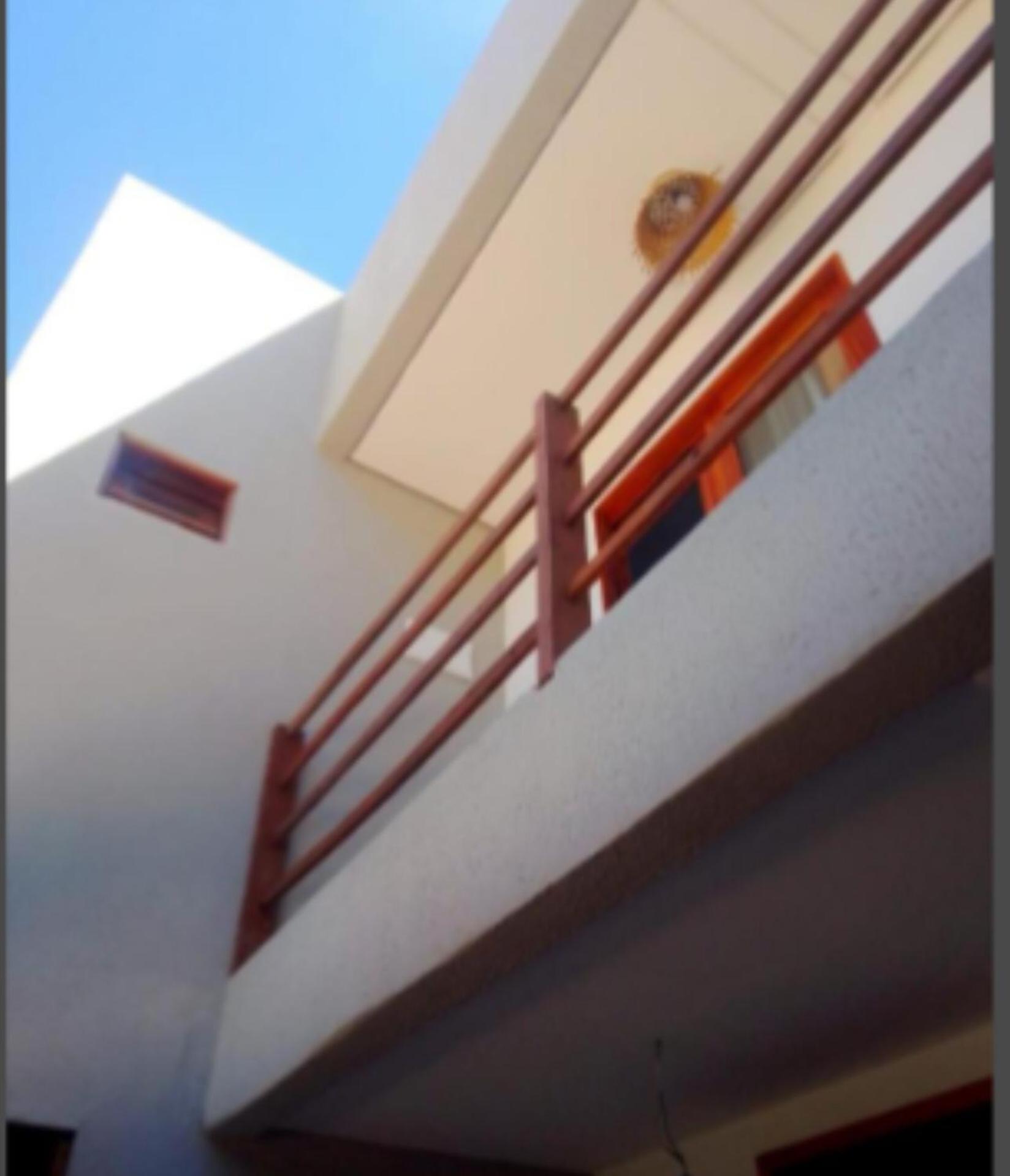 Suite Front Jeri Images