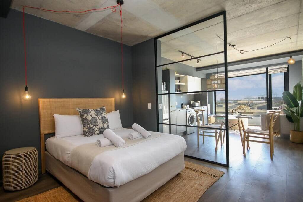 Modern and New with Harbour View Images