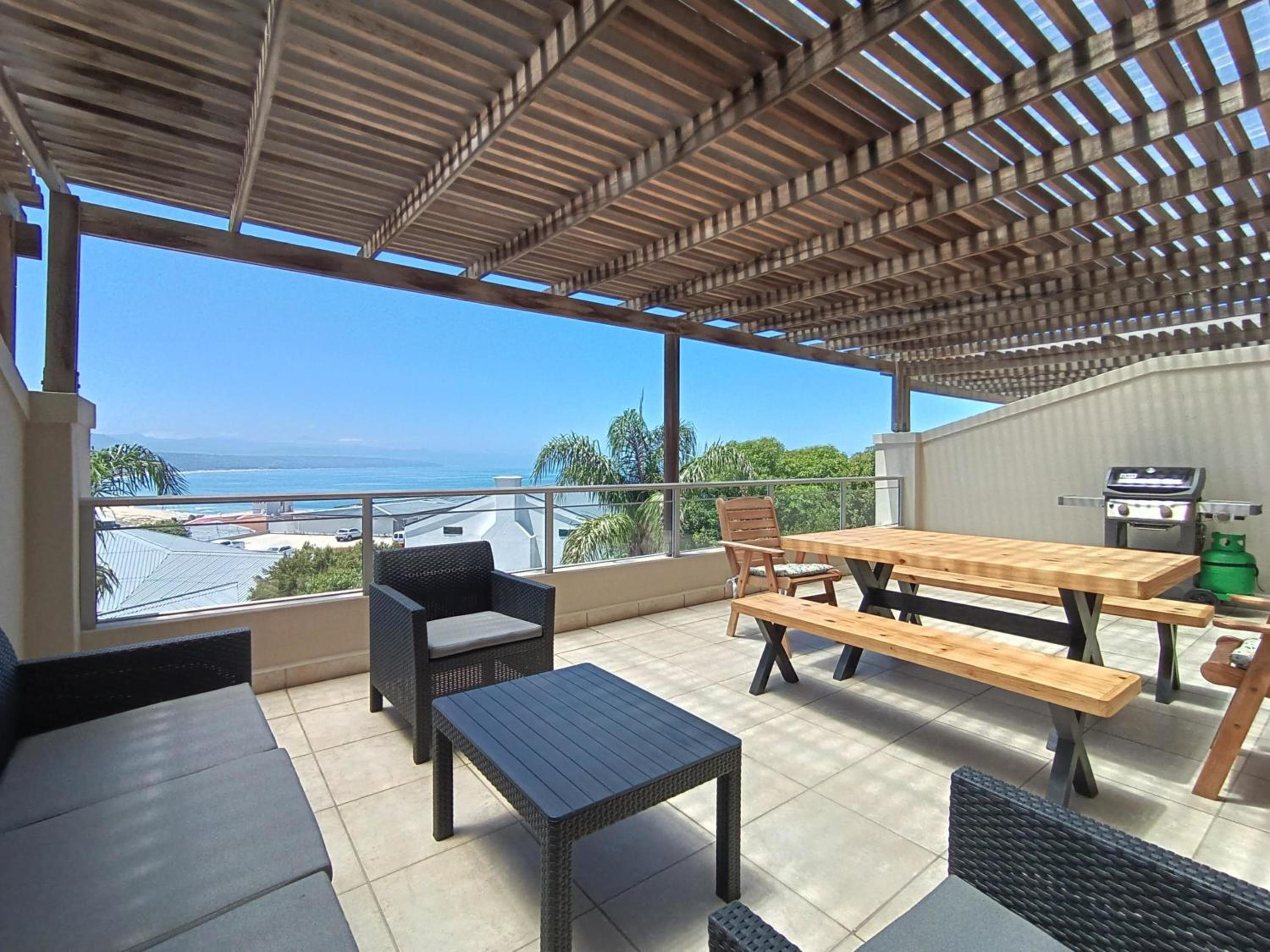 The Aqua - Sleeps 4 - Patio & Sea Views Images