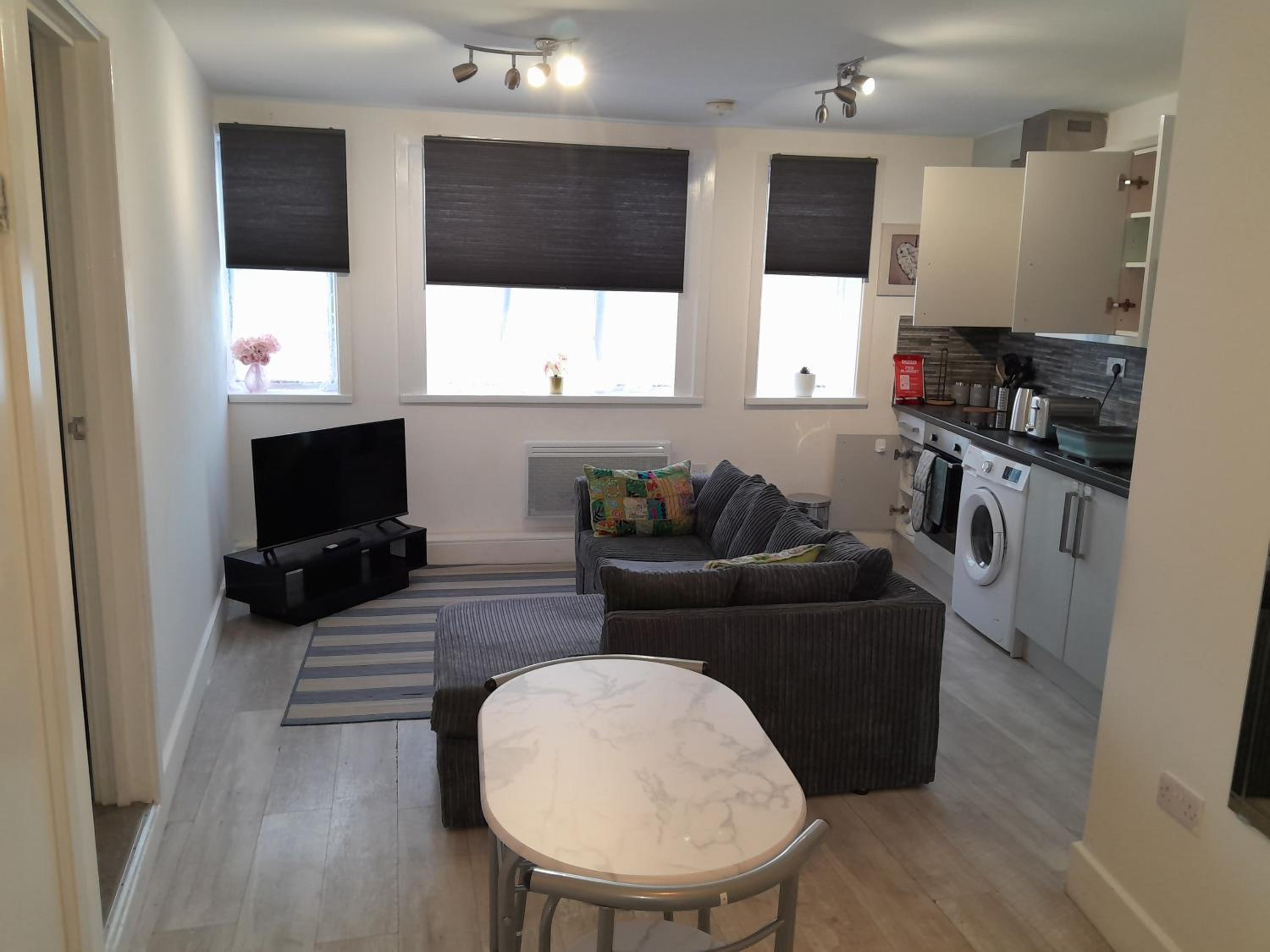 Esther's Opulent Flat Images