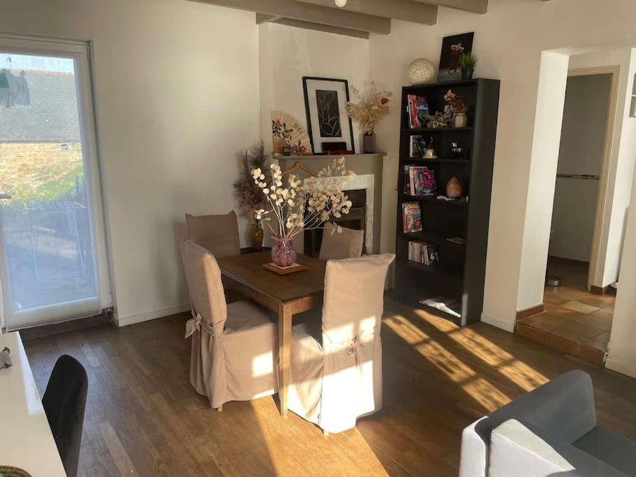 Charmante maison, cลur de bourg Images