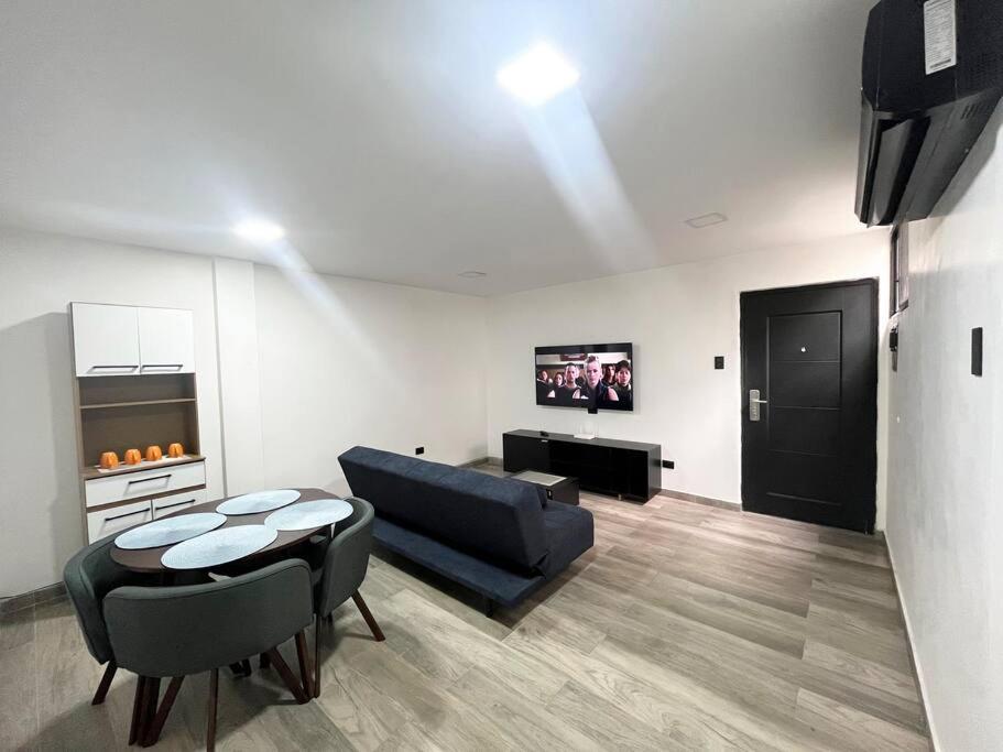Urdesa Central Apartment Images