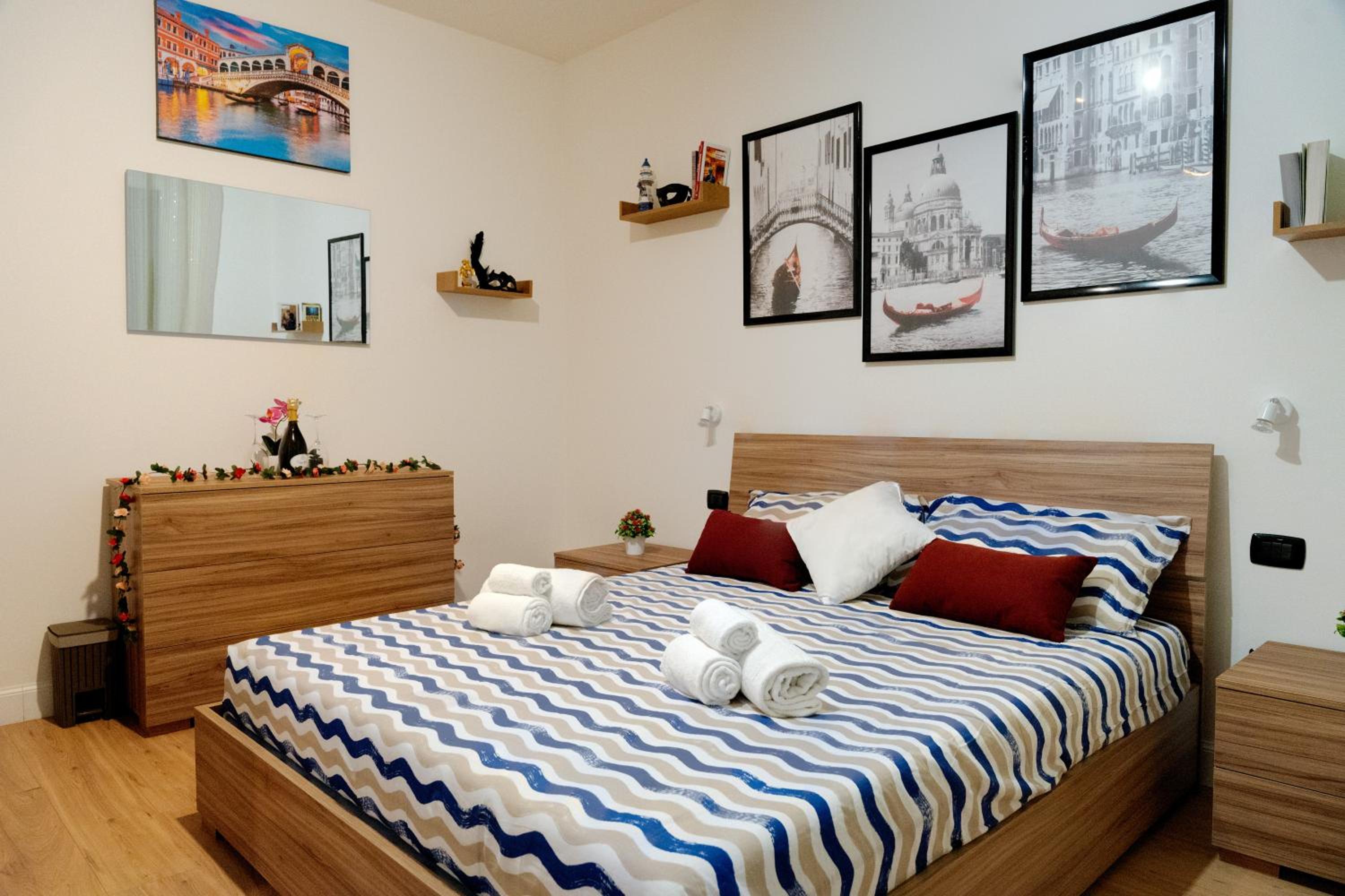 MJ Venice Guest House Images