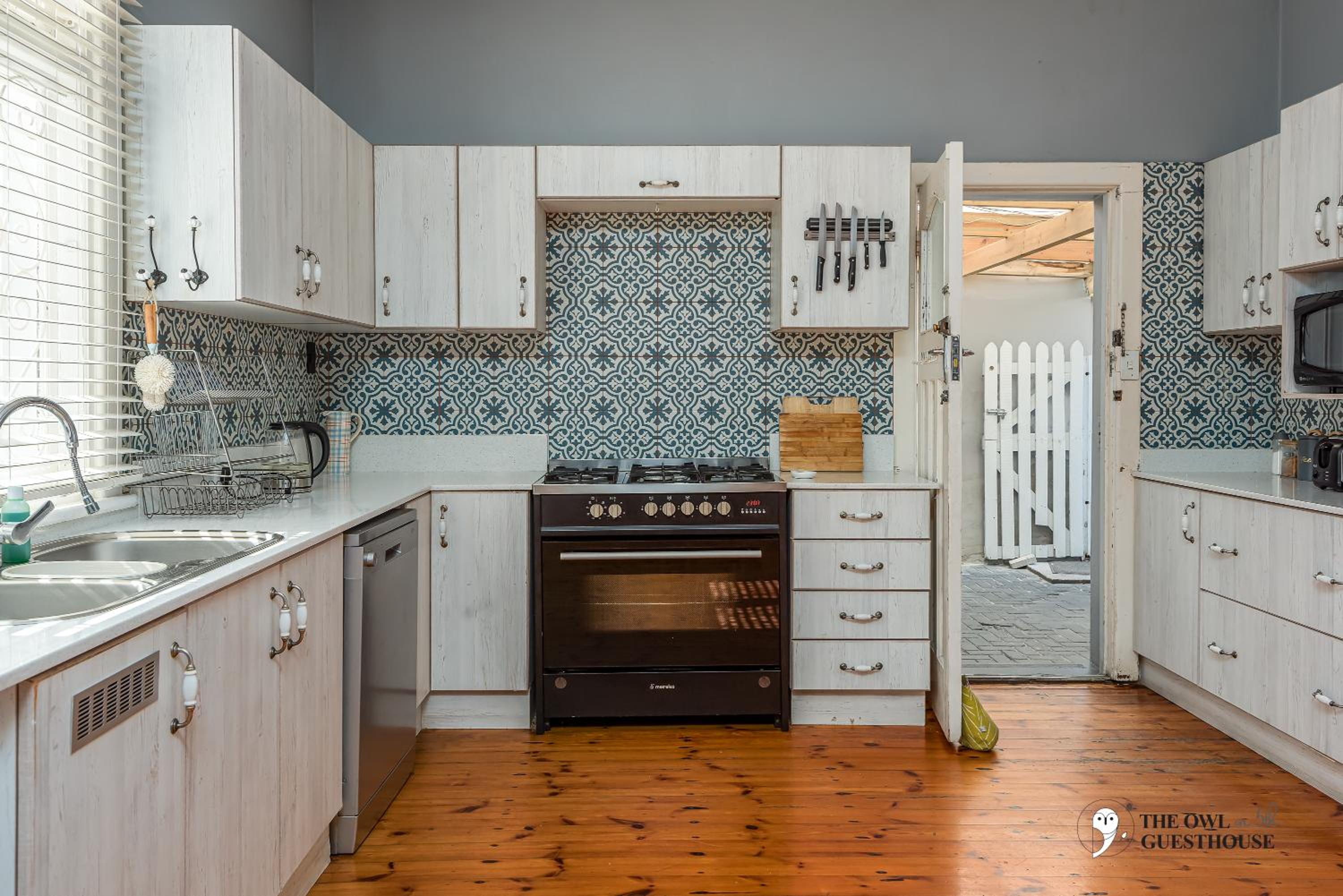 The Owl on 5th Images