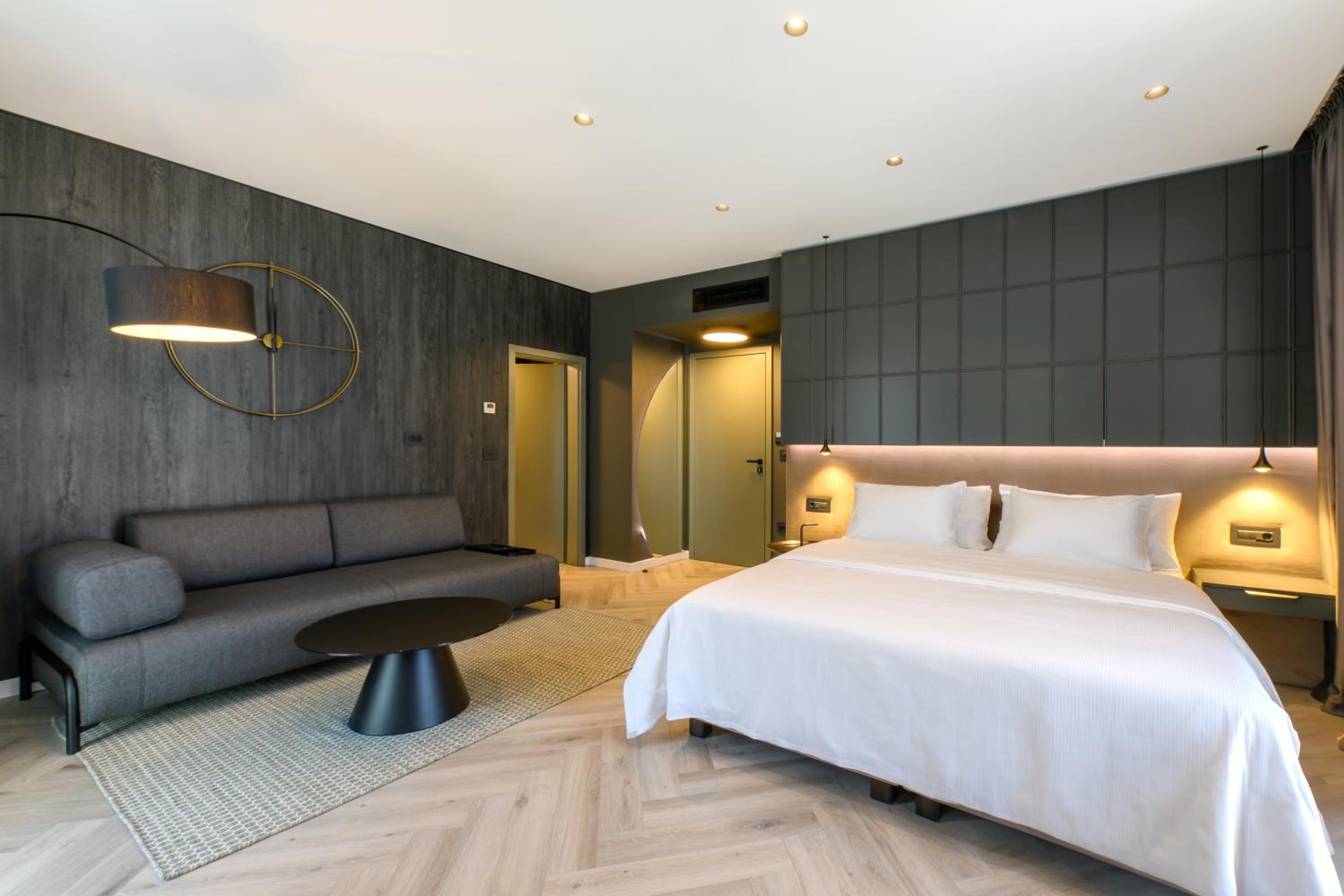 Luna Residence Images