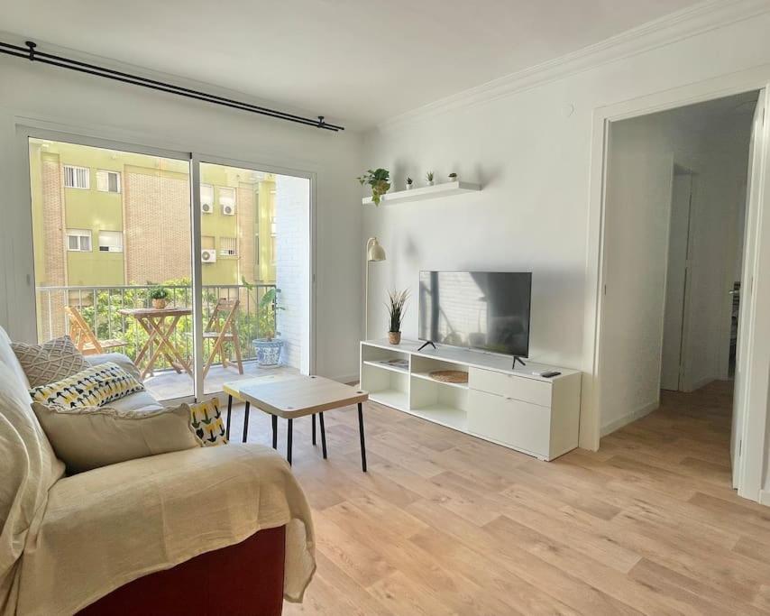 3 habitaciones, terraza y a 200 metros de la playa Images