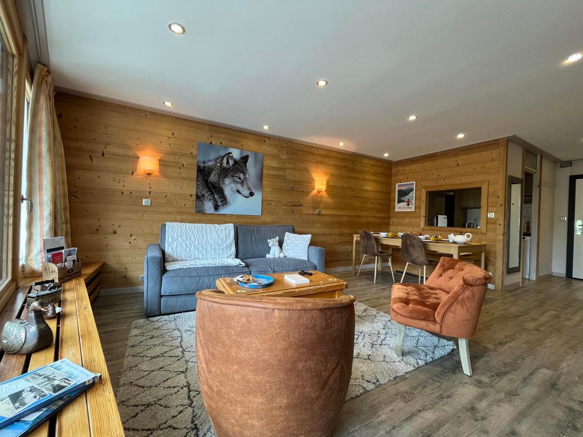 Appartement moderne avec balcon, WiFi et cuisine équipée - FR-1-694-168 Images