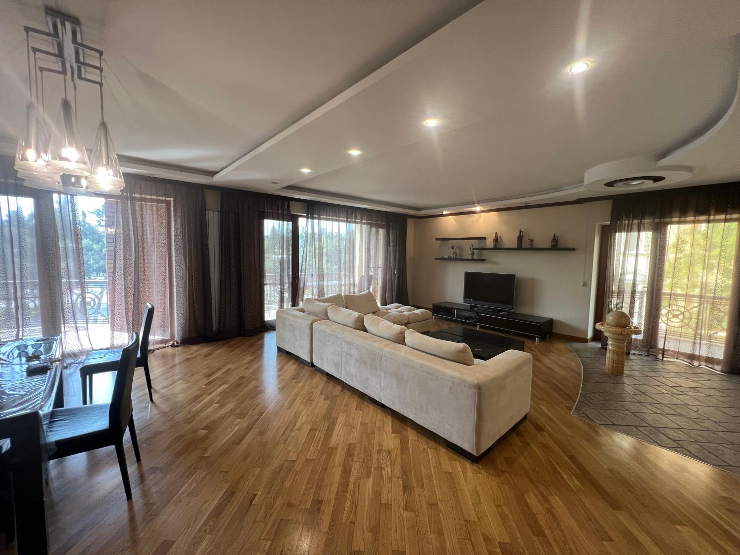 Promenade 2 BDR Apartment Images