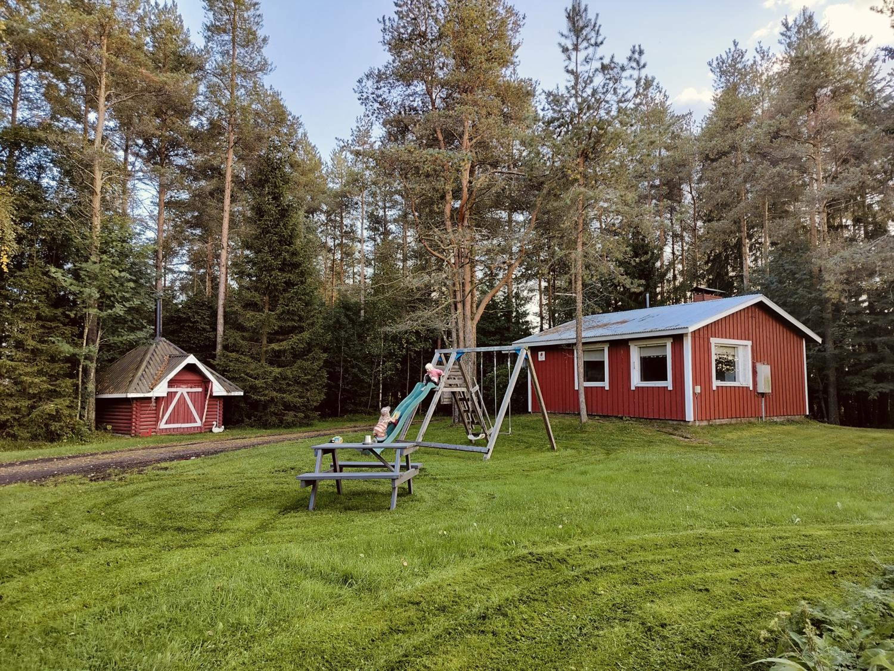 Punainen tupa Images