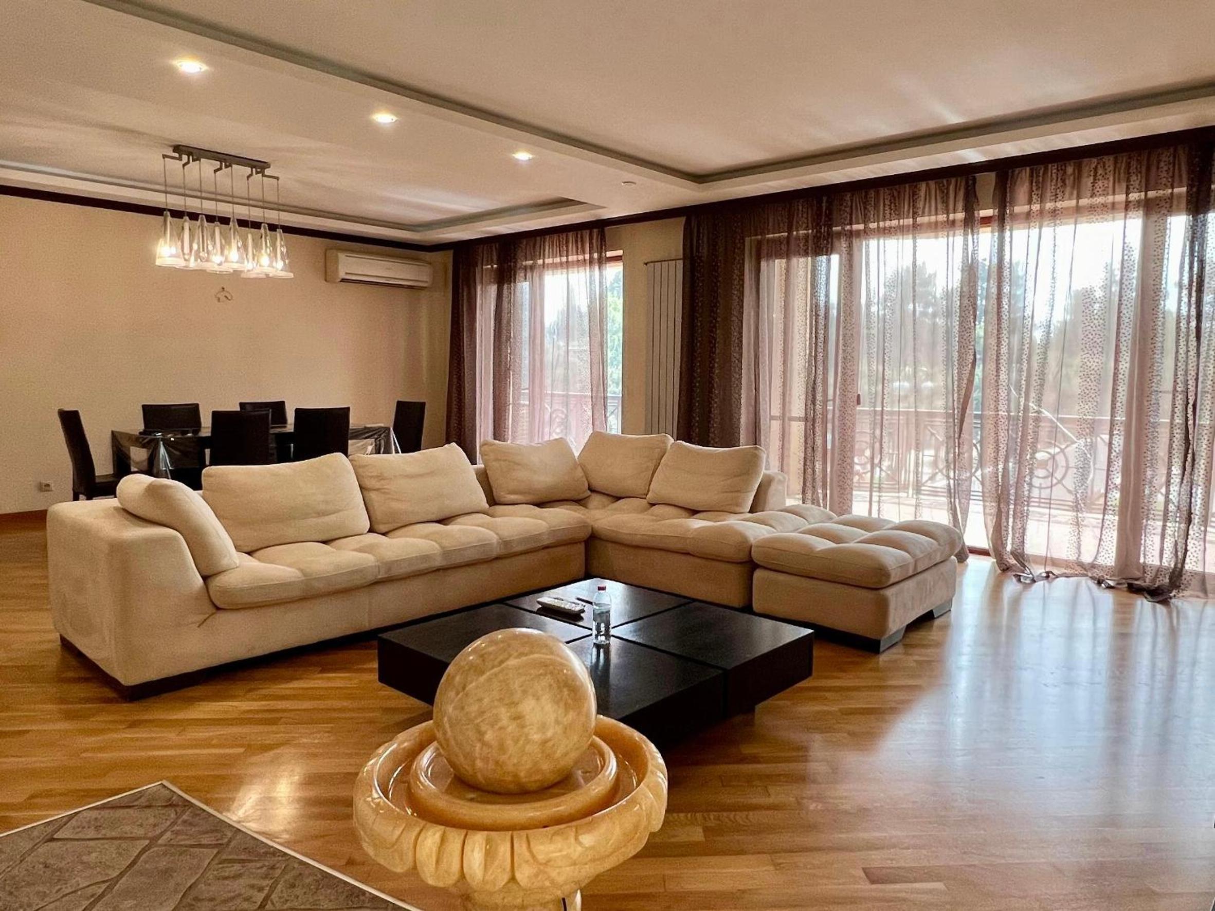 2 BDR APARTAMENT By CENTRIC HOTEL Images