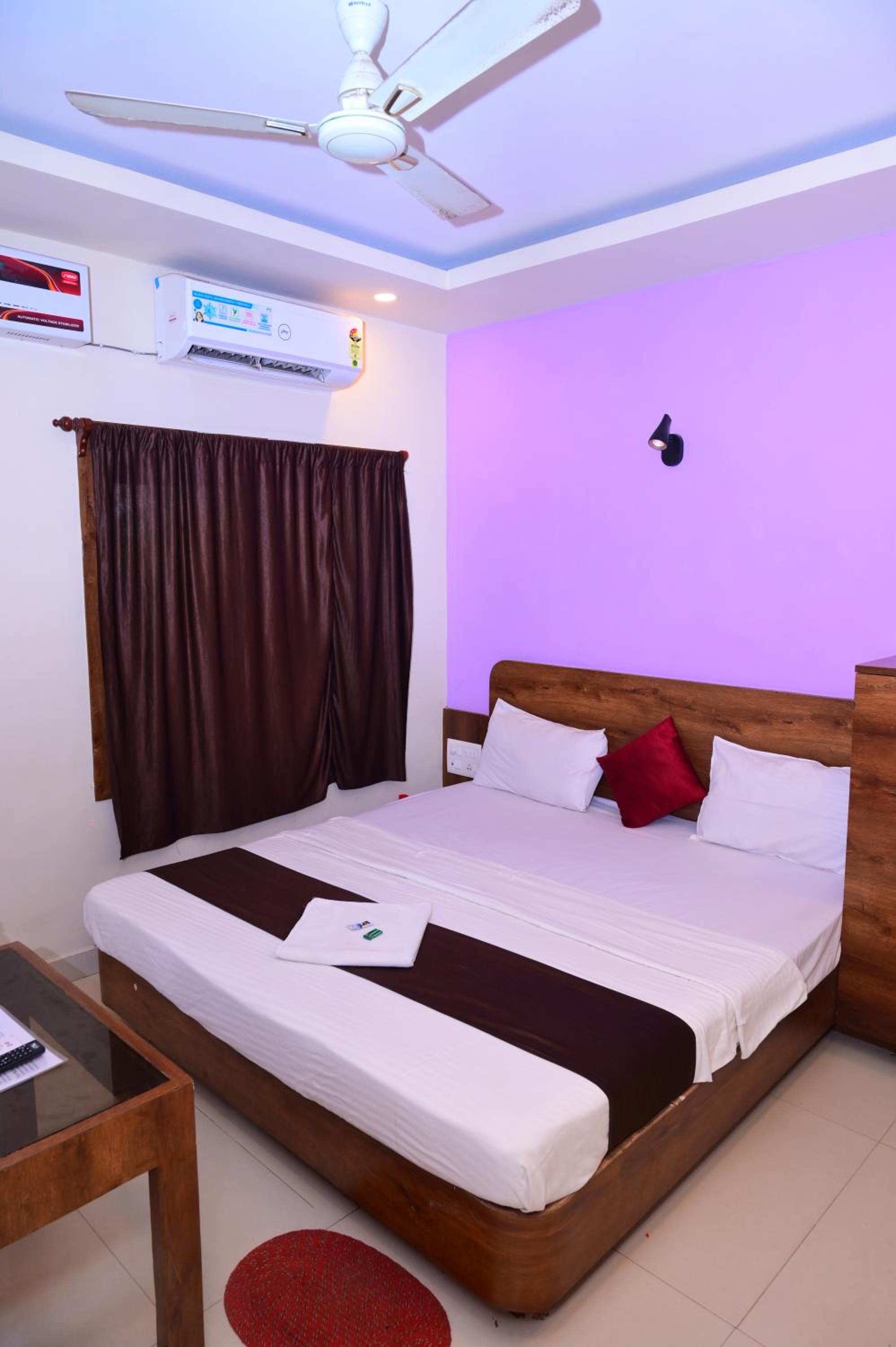 Mor Hotel Blue Sagar Images