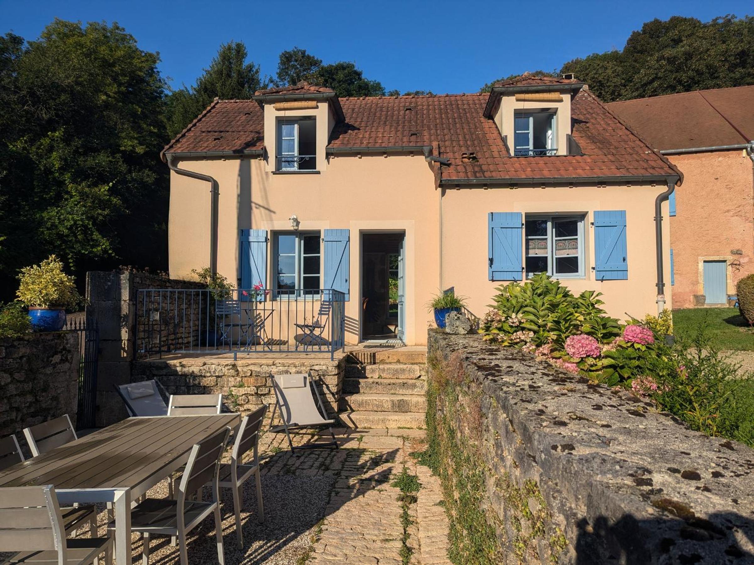 Maison charmante à Langres avec Wi-Fi et parking - FR-1-611-43 Images