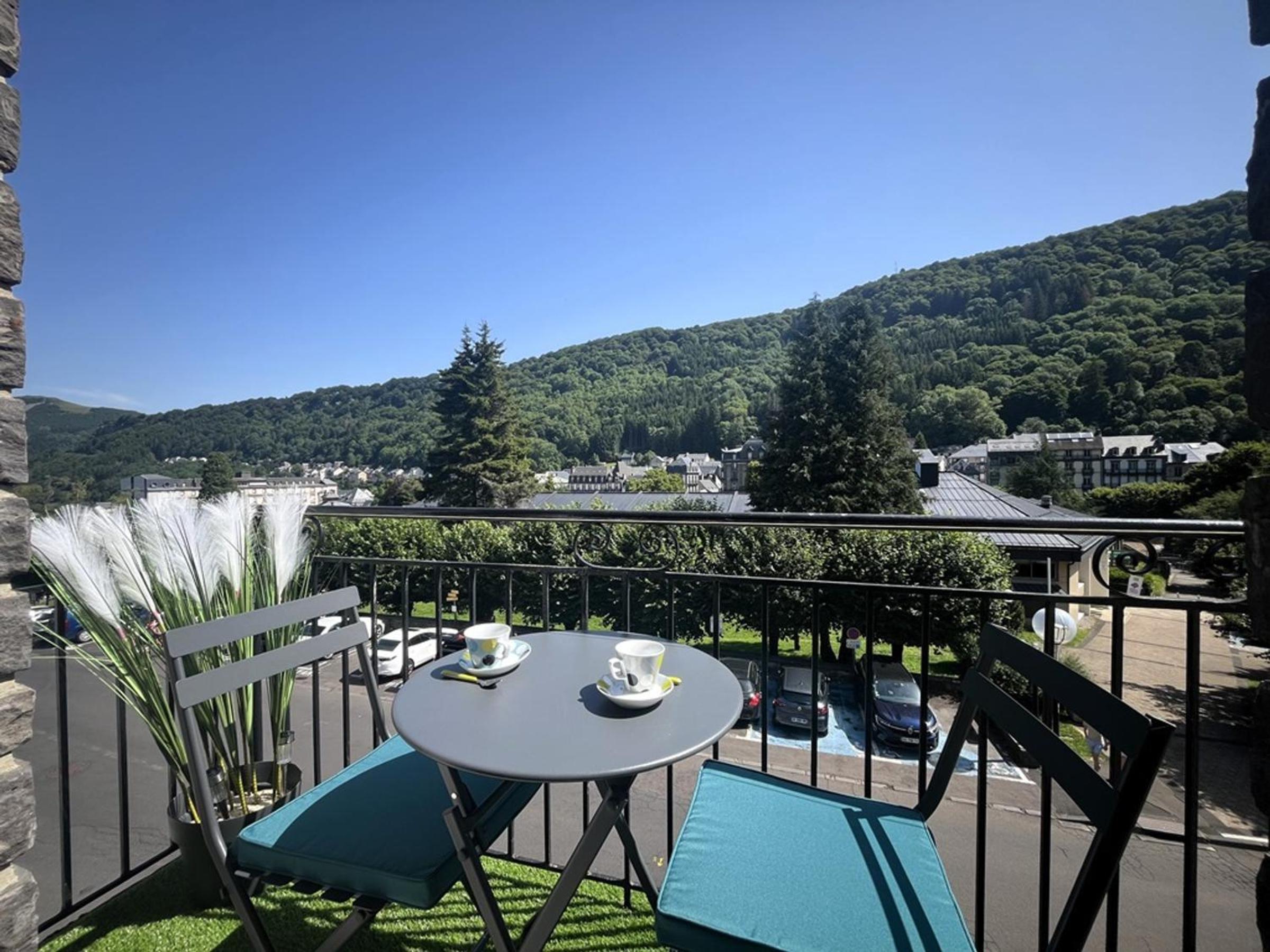 Charmant T2 BIS proche des Thermes, balcon, 6 pers, Mont-Dore - FR-1-608-12 Images