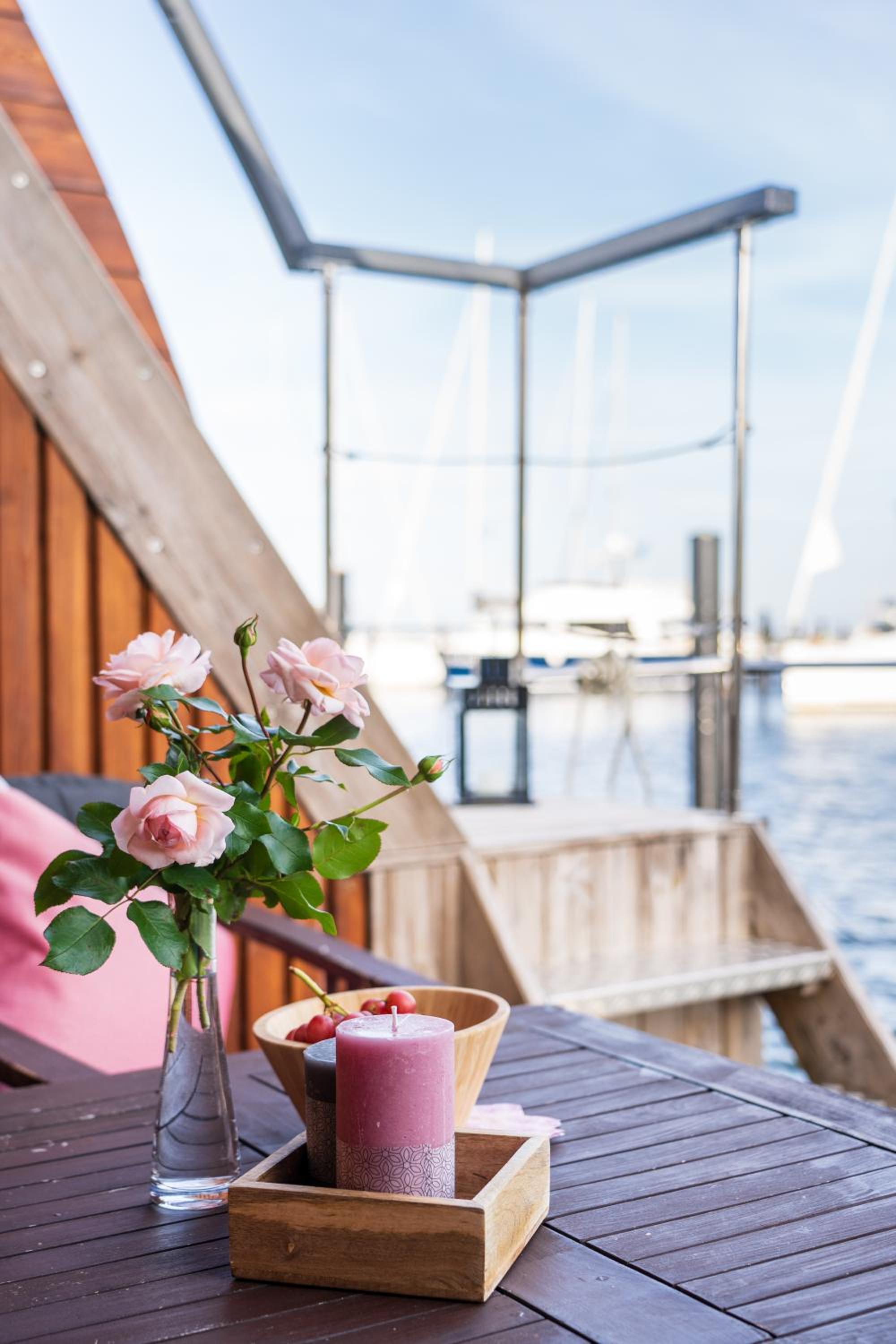 Hausboot Mare Images