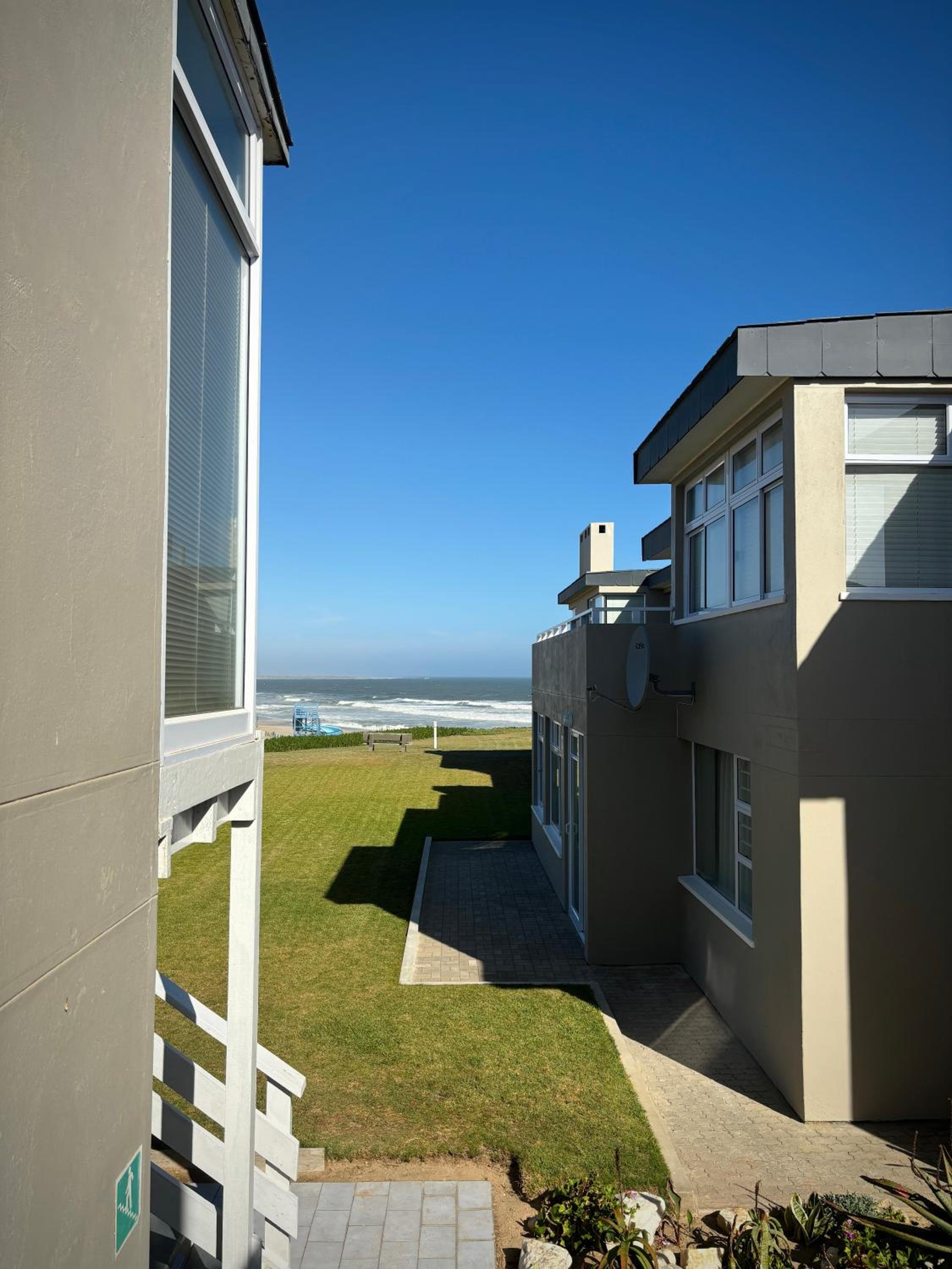 Stylish unit with amazing view