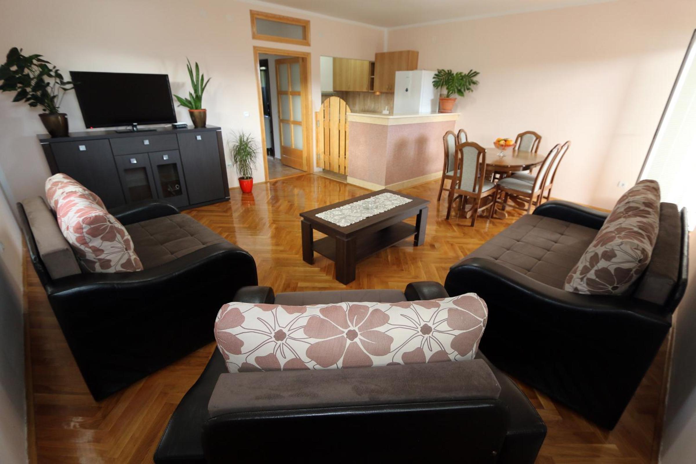 Apartments Pax Images