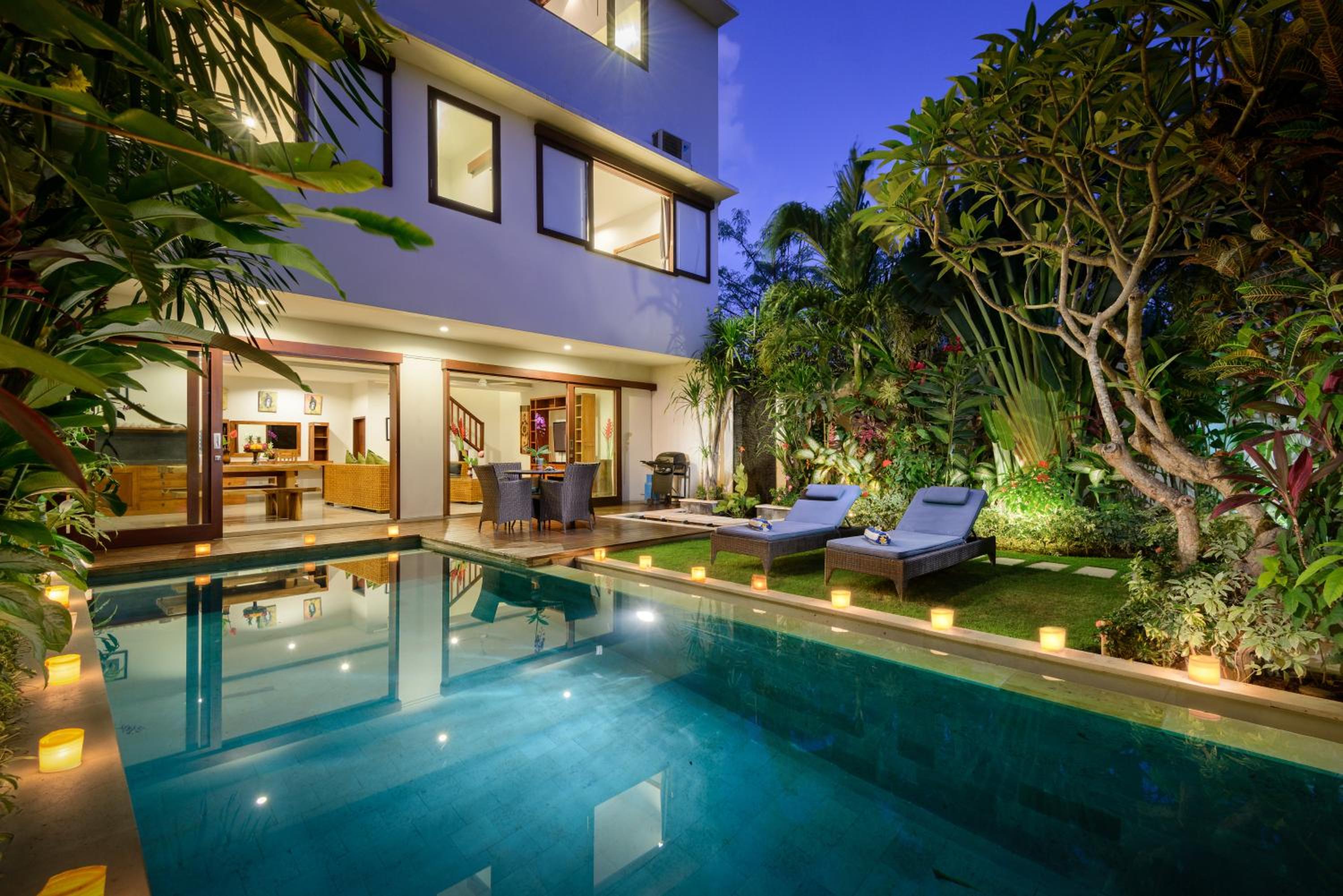 Echo Beach Townhouses