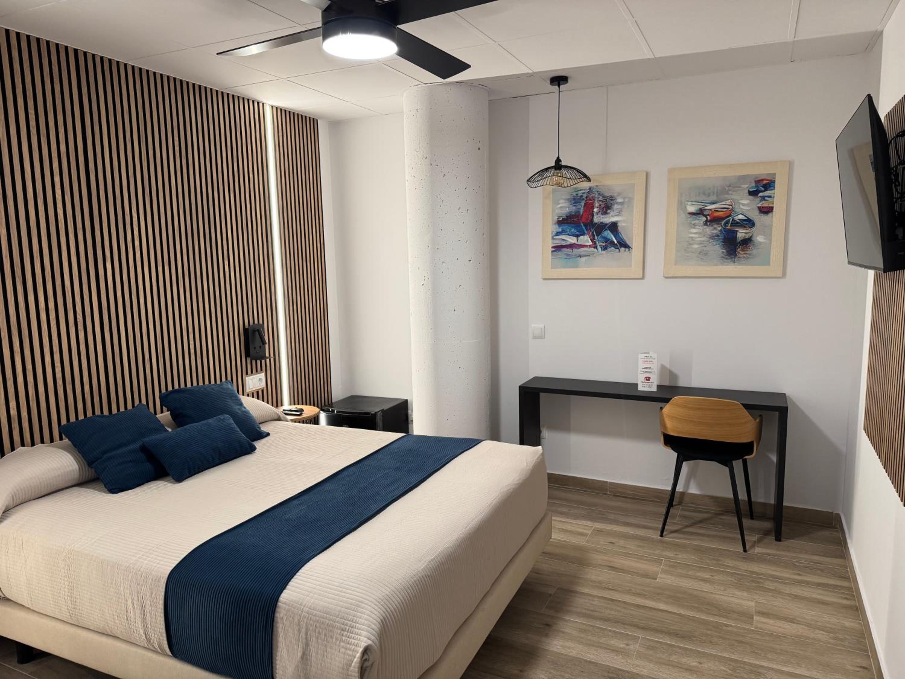 ROVIOR Rooms & Café