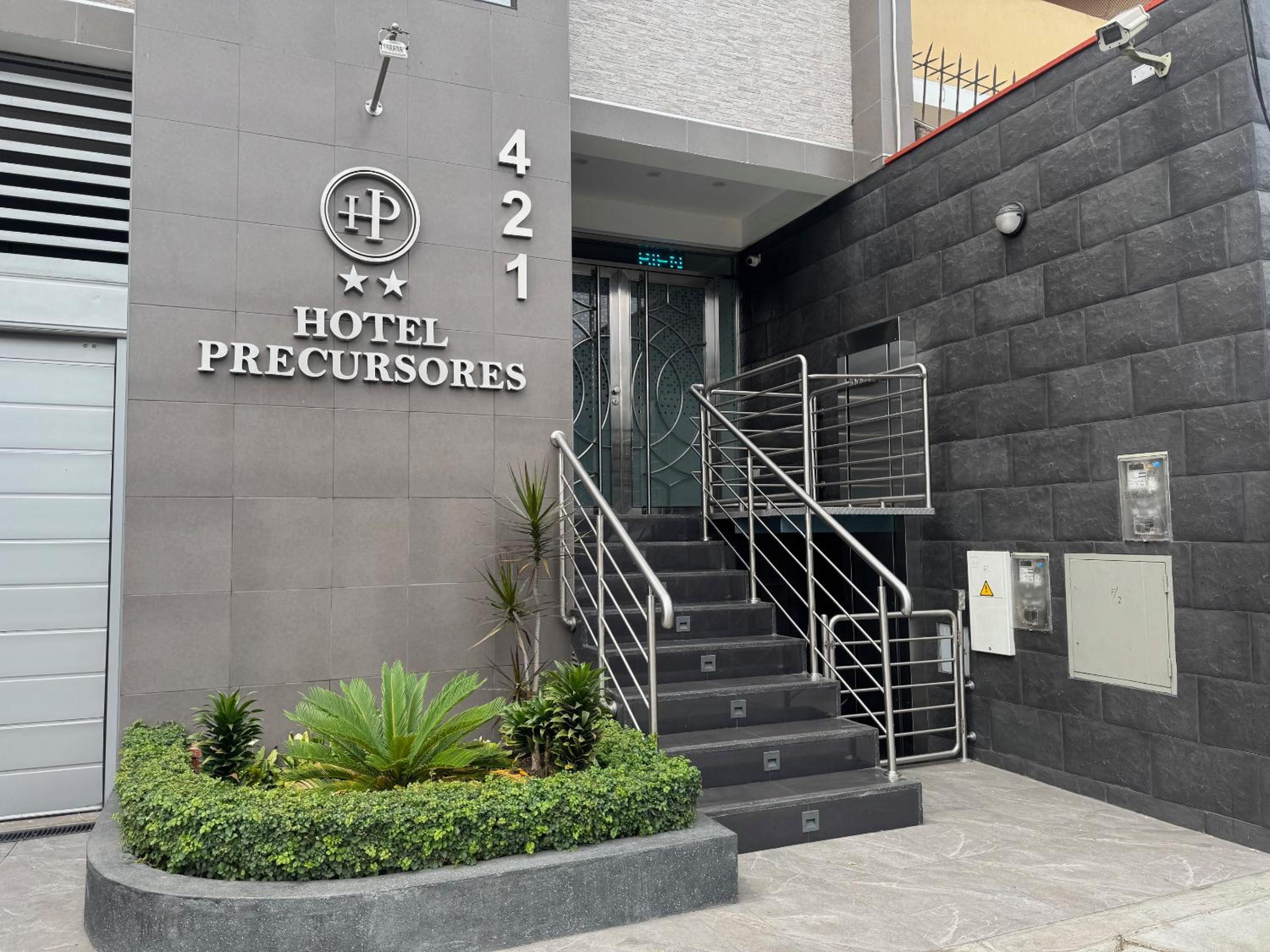 Hotel Precursores