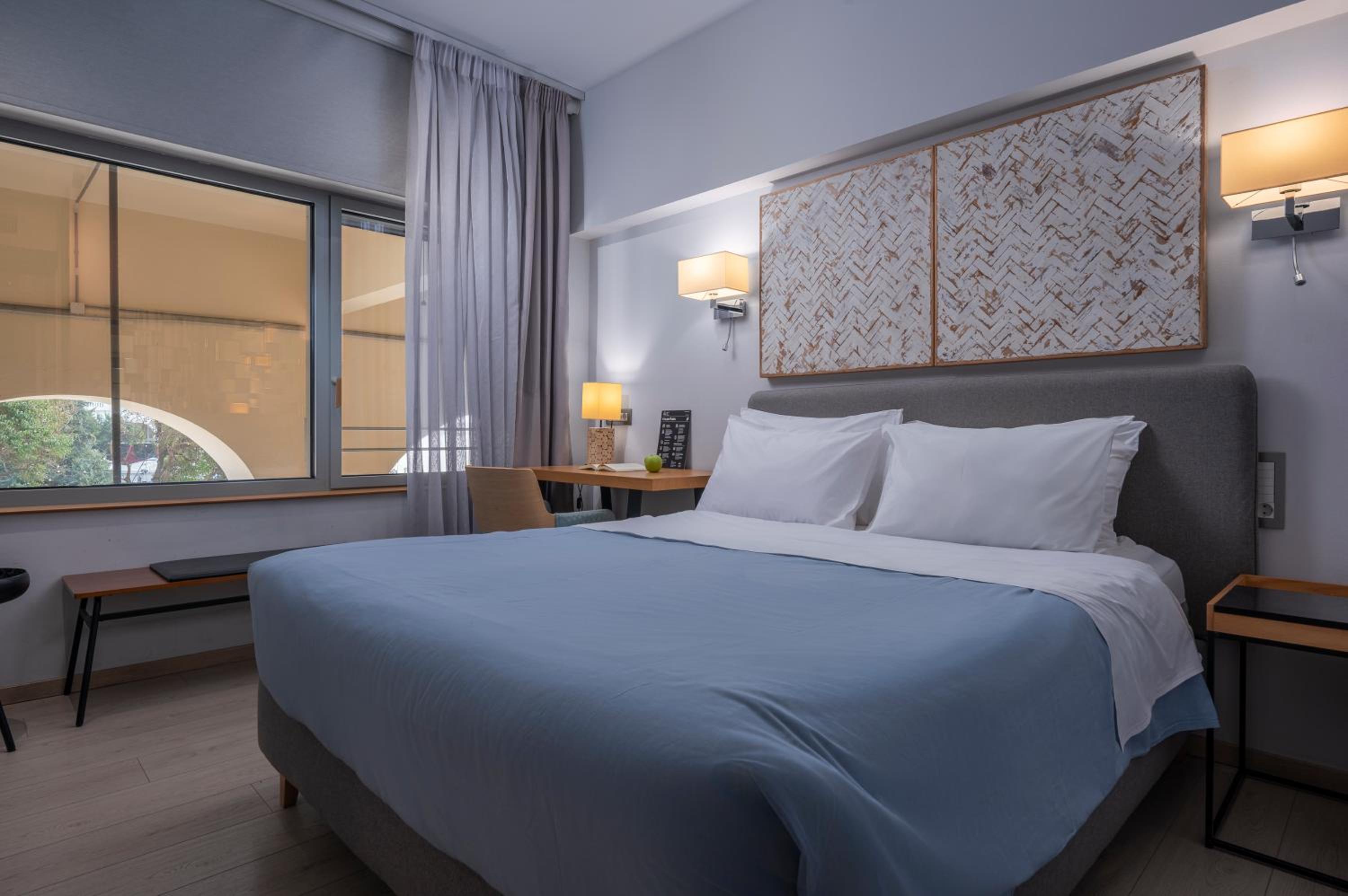 Square Elegant Suites